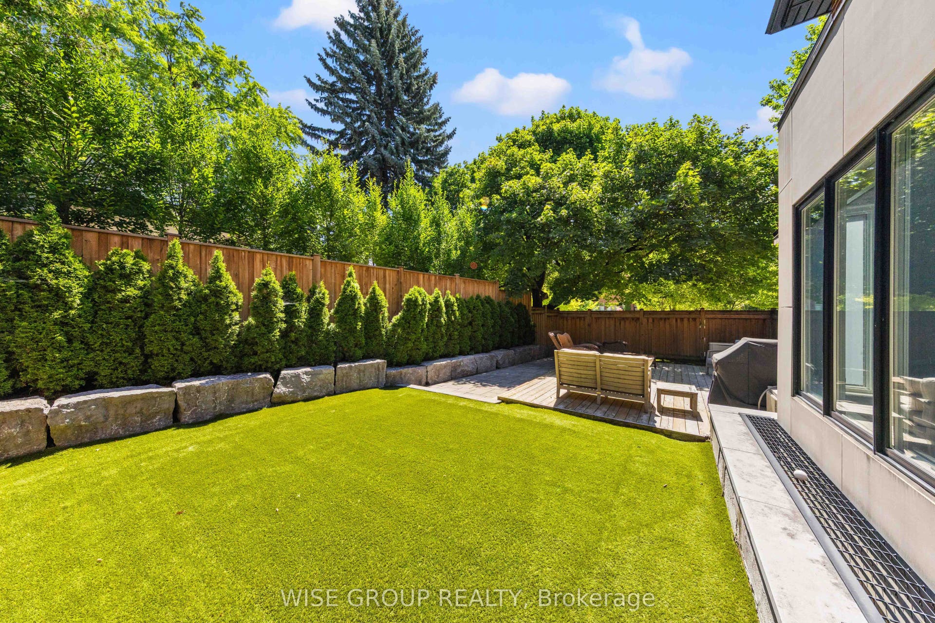 50 Sheldrake Boulevard, Toronto C10, Toronto C, Toronto ON M4P 2B3