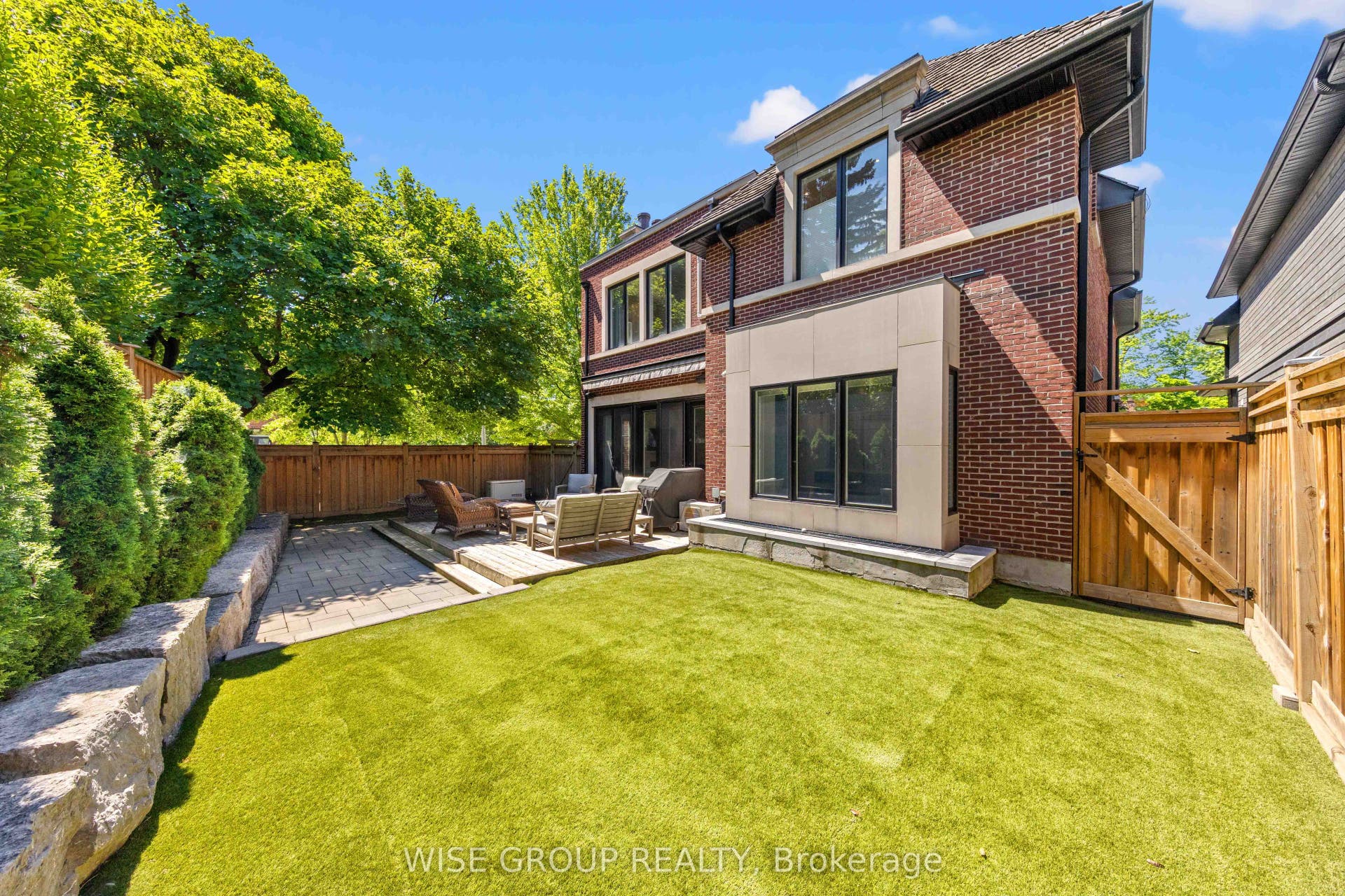 50 Sheldrake Boulevard, Toronto C10, Toronto C, Toronto ON M4P 2B3
