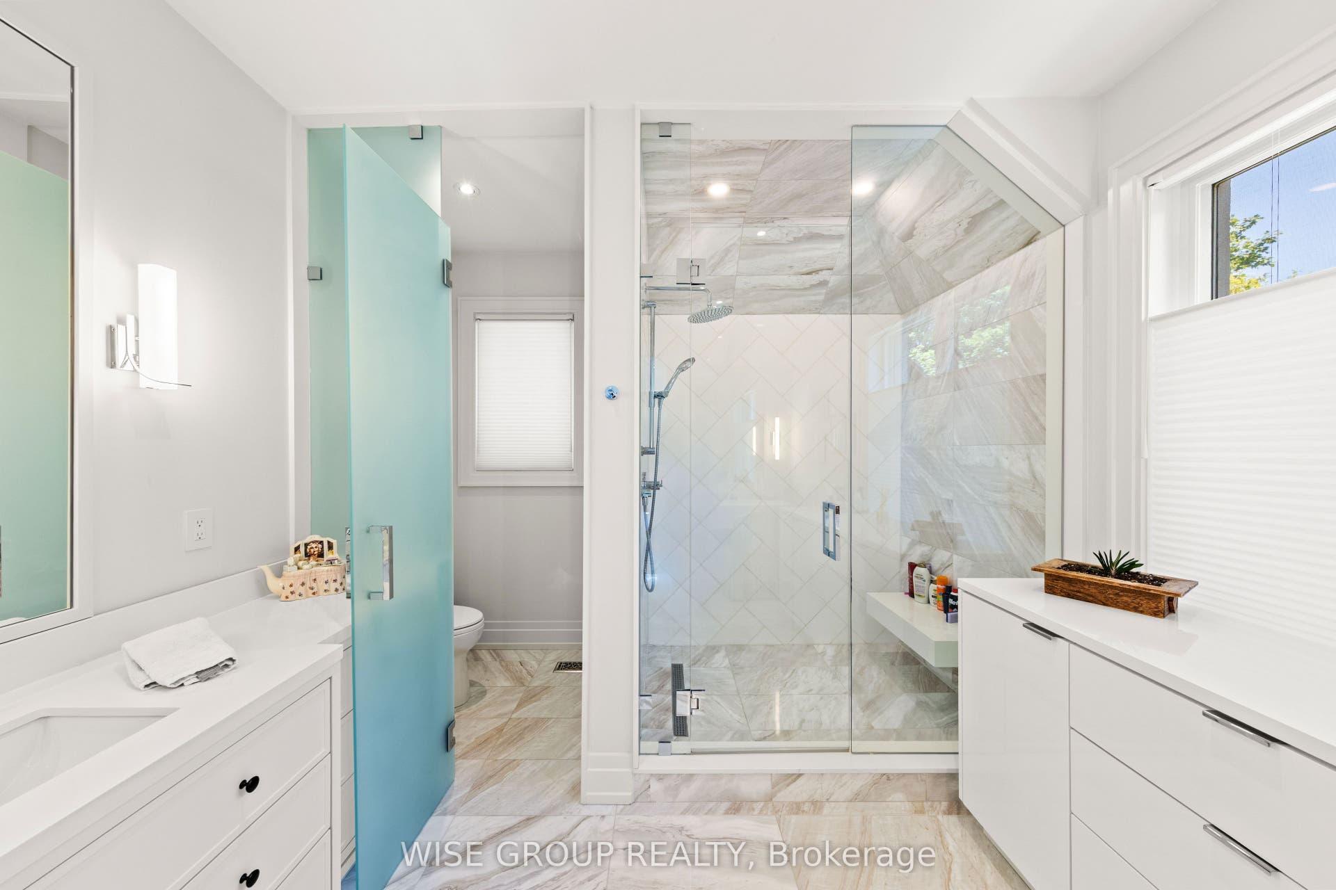 50 Sheldrake Boulevard, Toronto C10, Toronto C, Toronto ON M4P 2B3