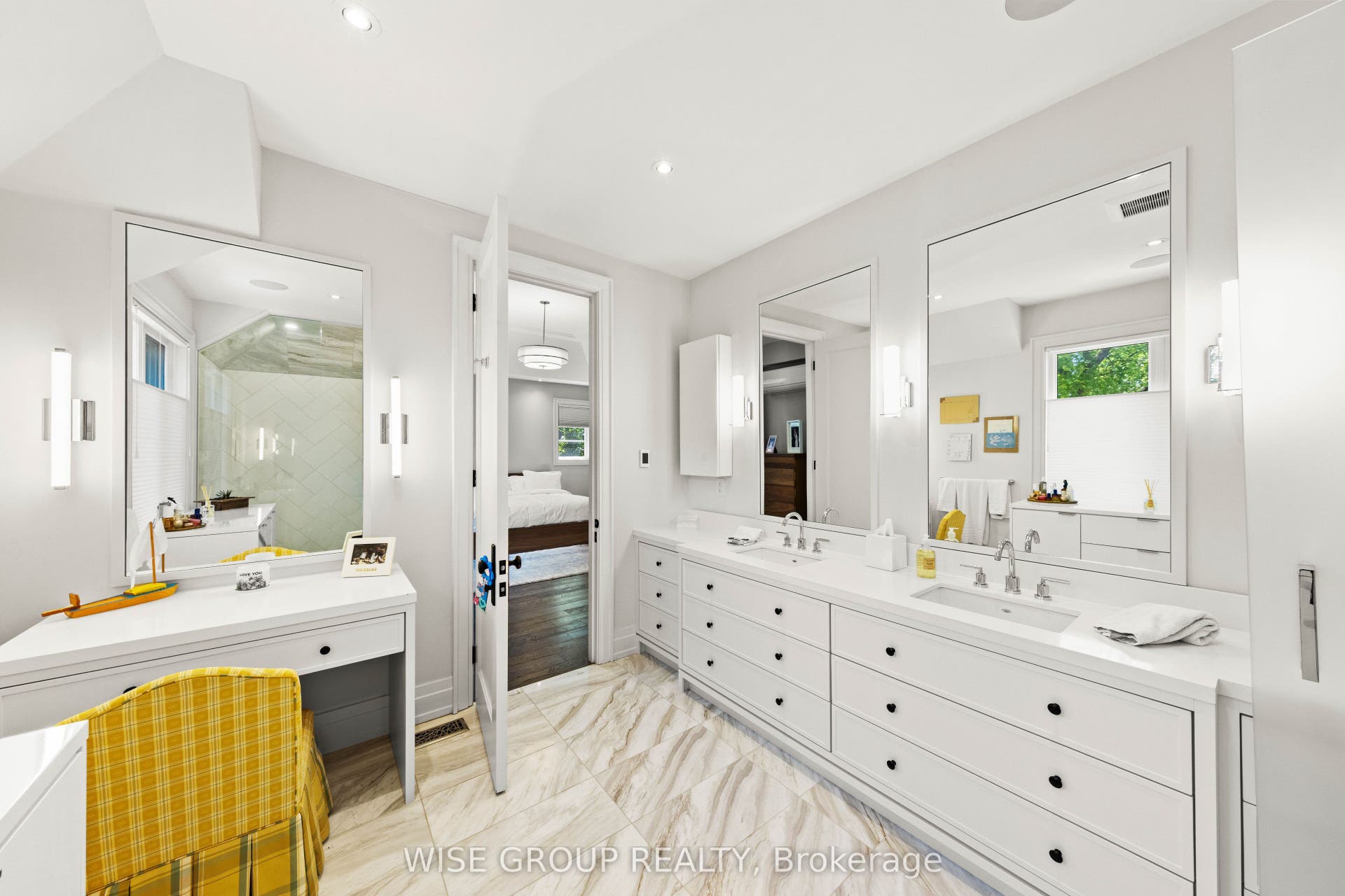 50 Sheldrake Boulevard, Toronto C10, Toronto C, Toronto ON M4P 2B3