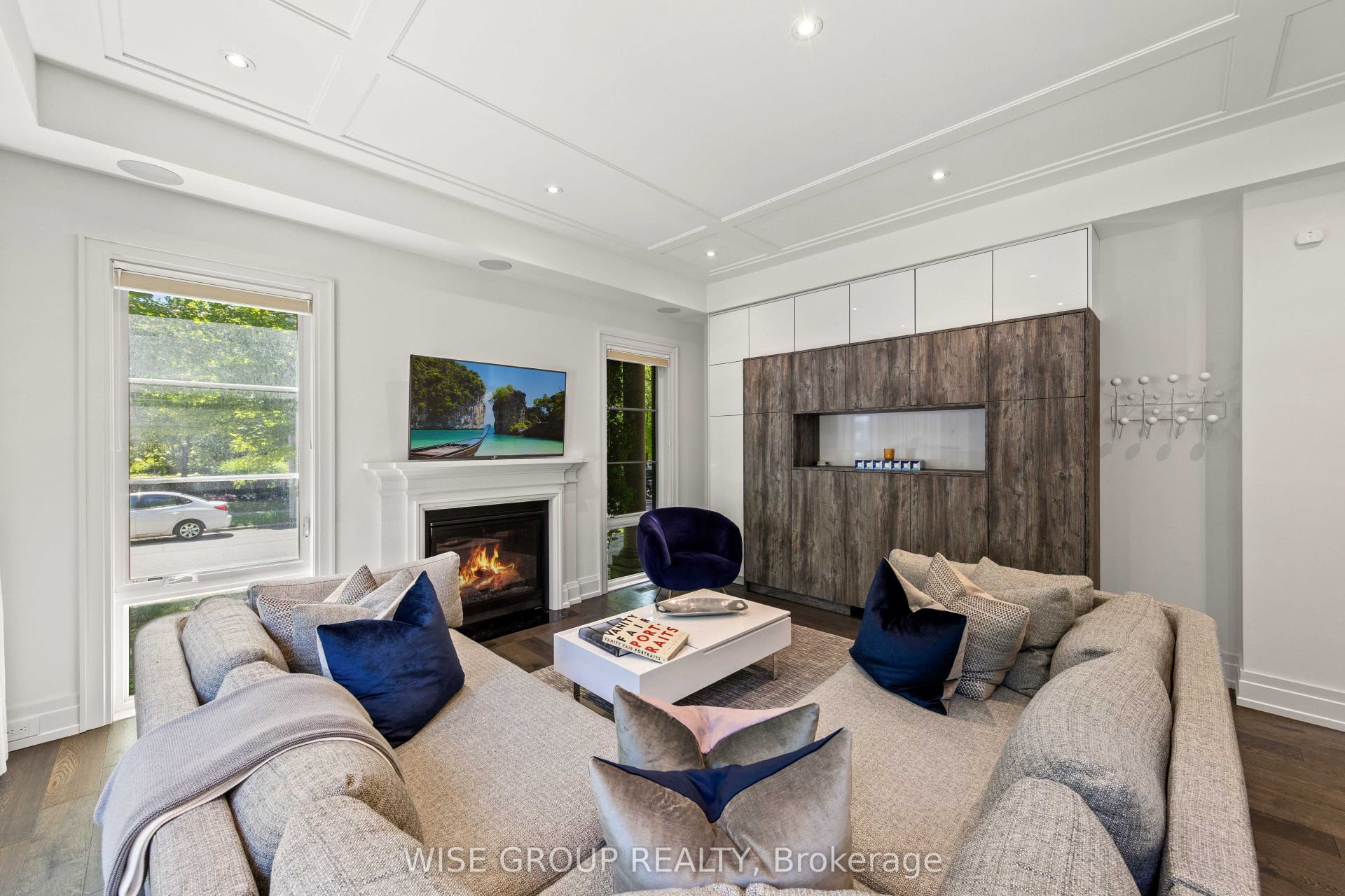 50 Sheldrake Boulevard, Toronto C10, Toronto C, Toronto ON M4P 2B3
