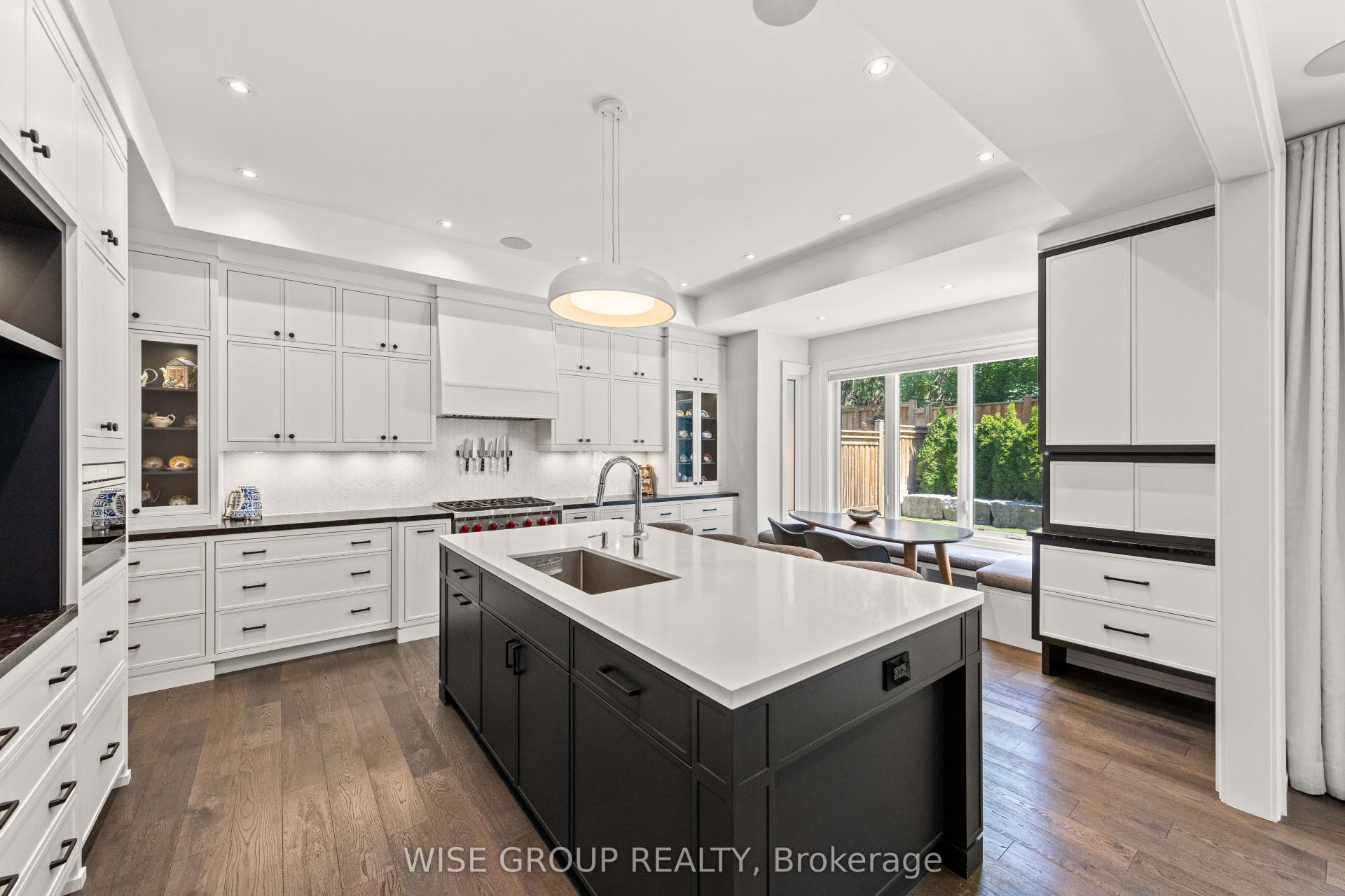 50 Sheldrake Boulevard, Toronto C10, Toronto C, Toronto ON M4P 2B3