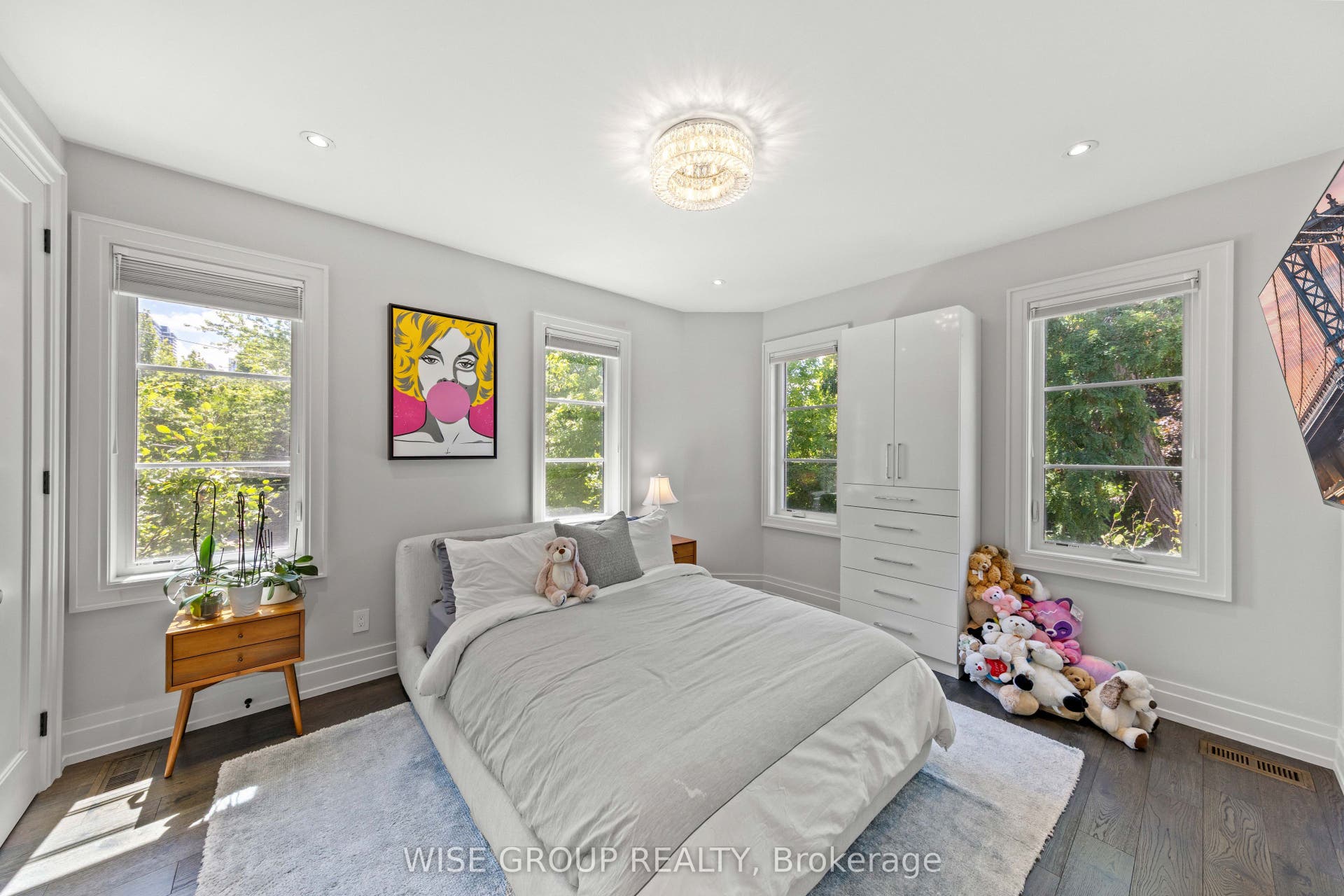 50 Sheldrake Boulevard, Toronto C10, Toronto C, Toronto ON M4P 2B3
