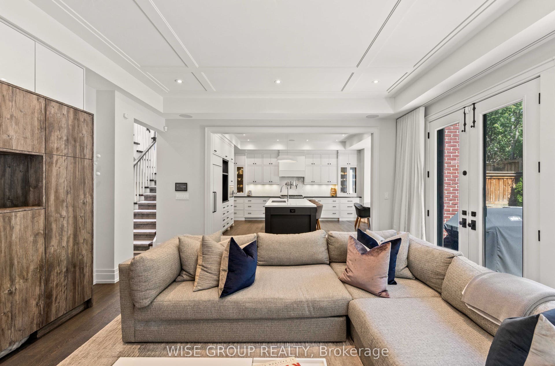 50 Sheldrake Boulevard, Toronto C10, Toronto C, Toronto ON M4P 2B3