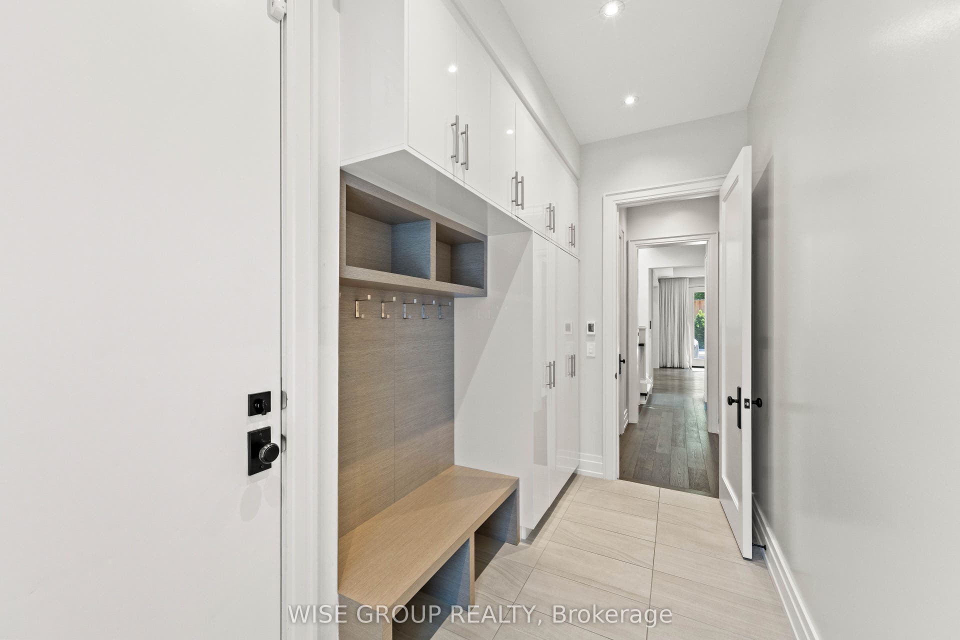 50 Sheldrake Boulevard, Toronto C10, Toronto C, Toronto ON M4P 2B3