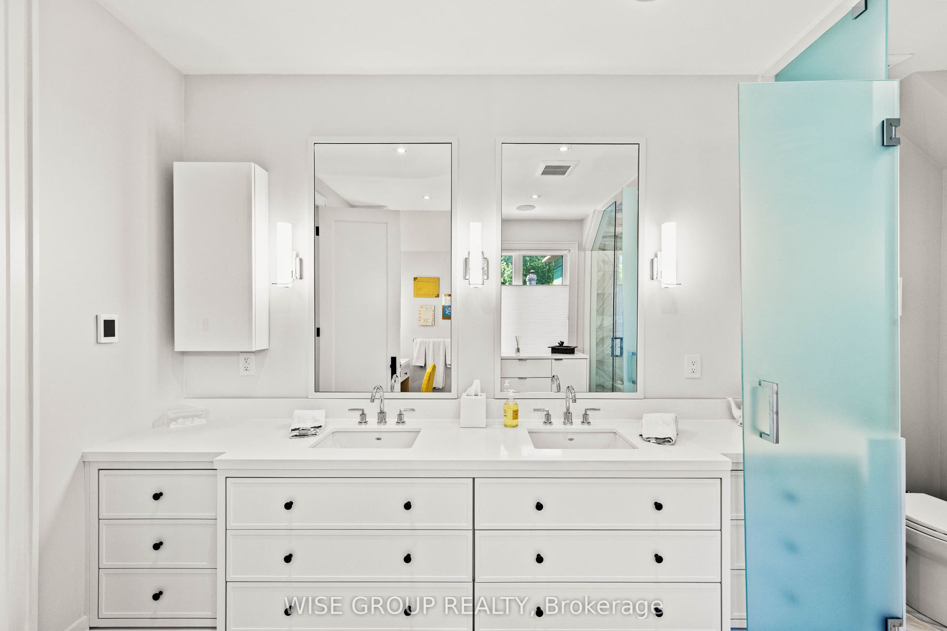 50 Sheldrake Boulevard, Toronto C10, Toronto C, Toronto ON M4P 2B3