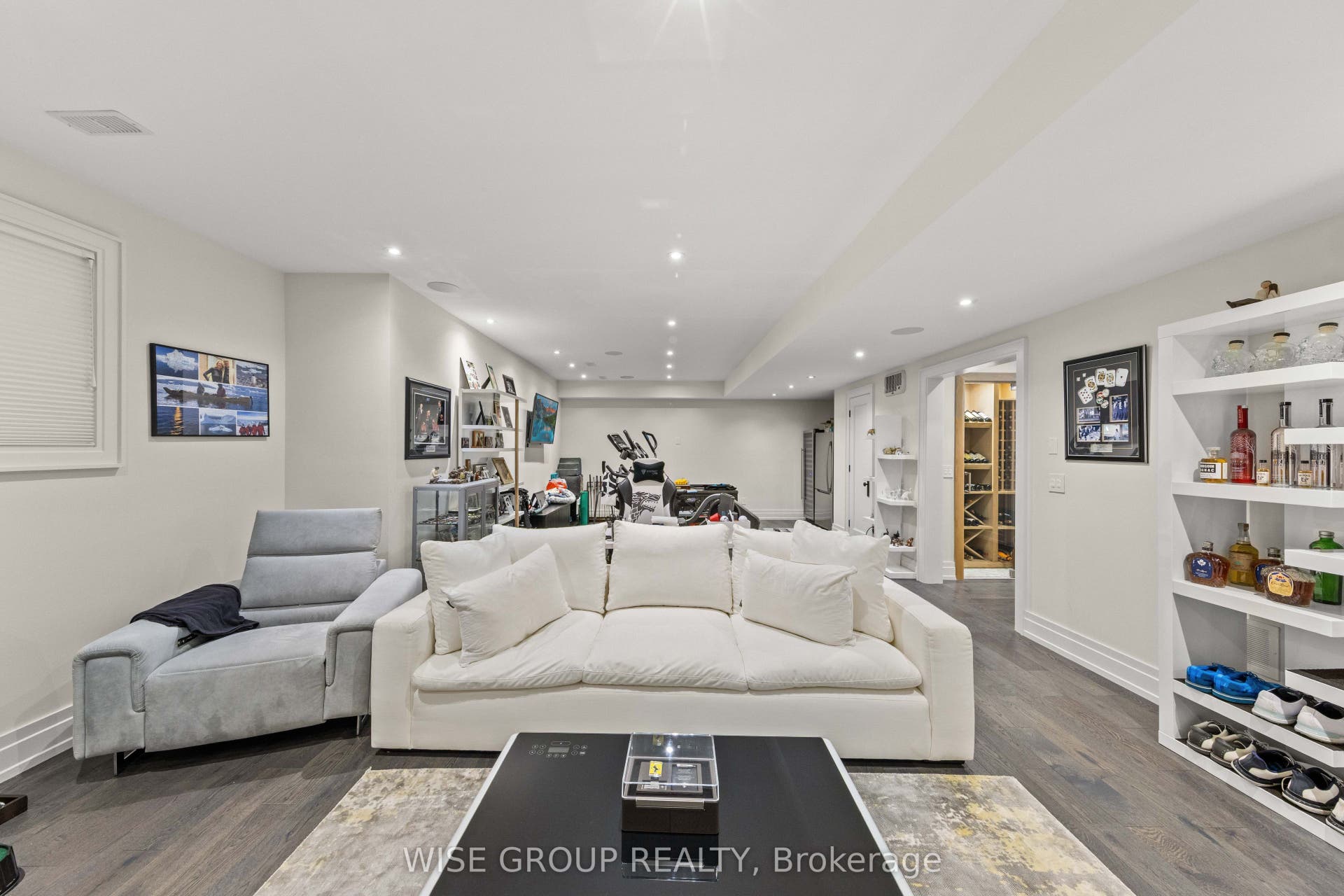 50 Sheldrake Boulevard, Toronto C10, Toronto C, Toronto ON M4P 2B3