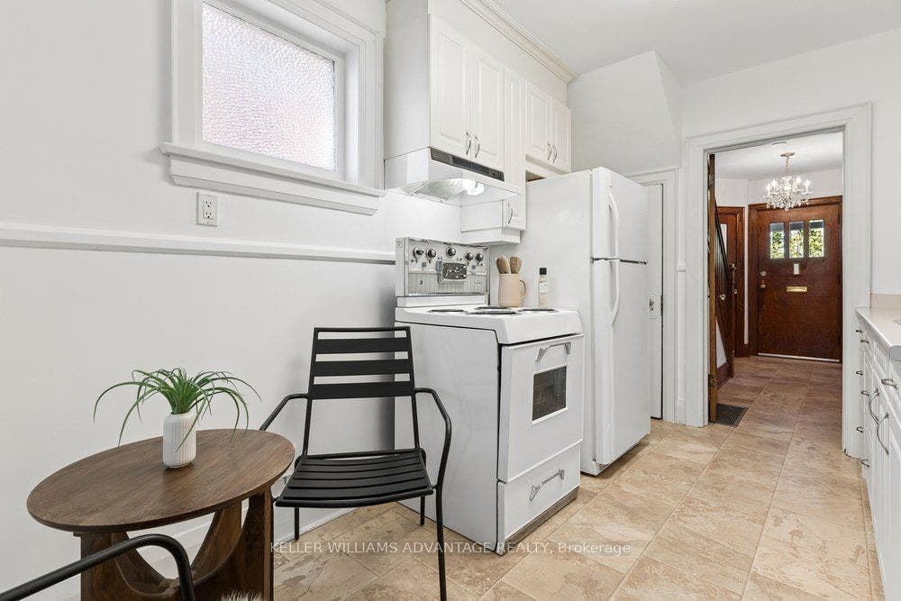 55 Snowdon Avenue, Toronto C, Toronto ON M4N 2A7