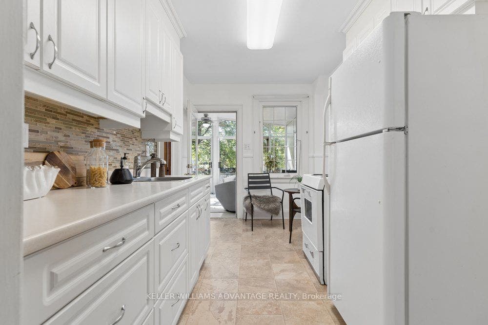 55 Snowdon Avenue, Toronto C, Toronto ON M4N 2A7