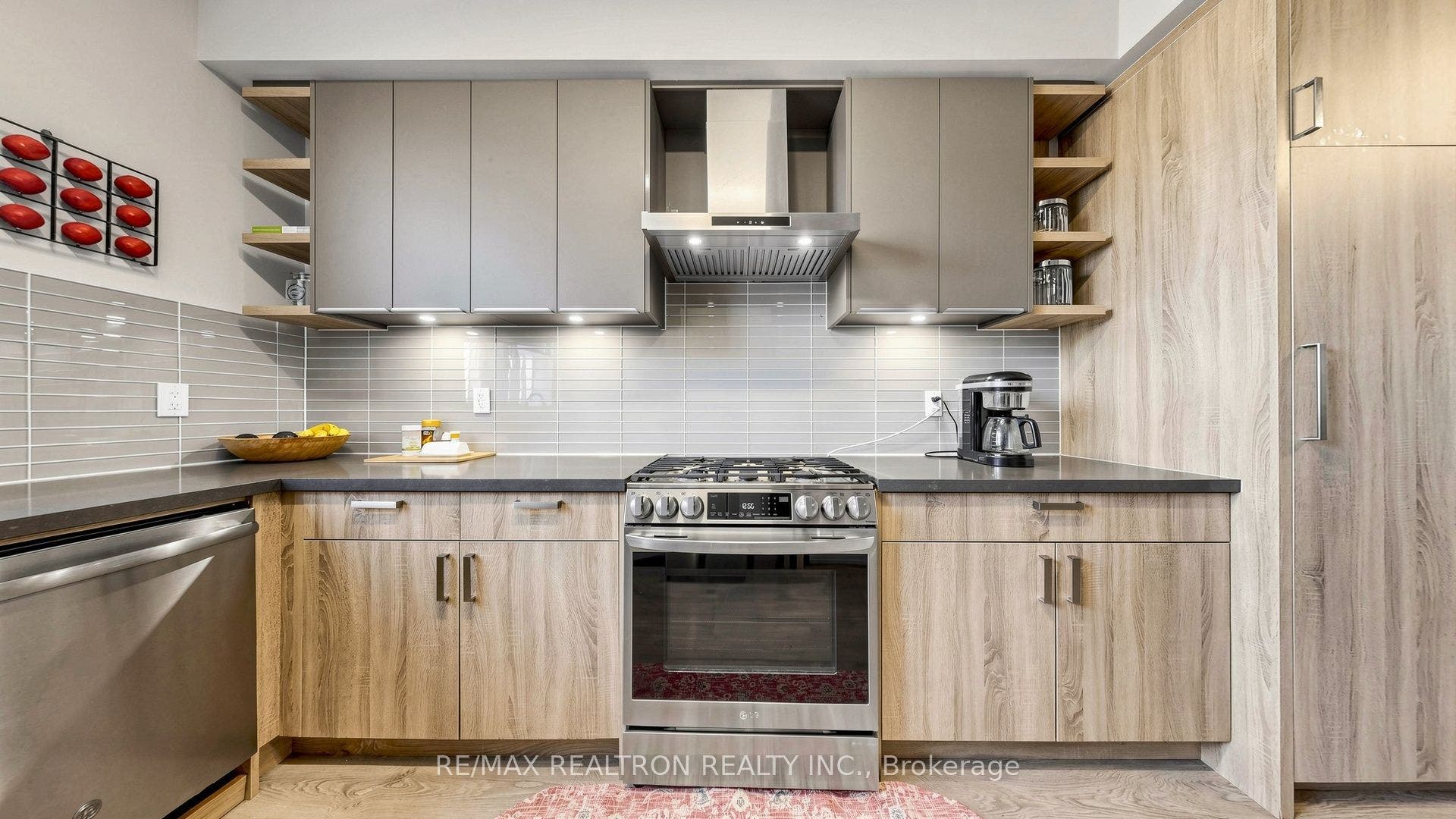 48 Hooyo Terrace, Toronto C, Toronto ON M6A 0E2
