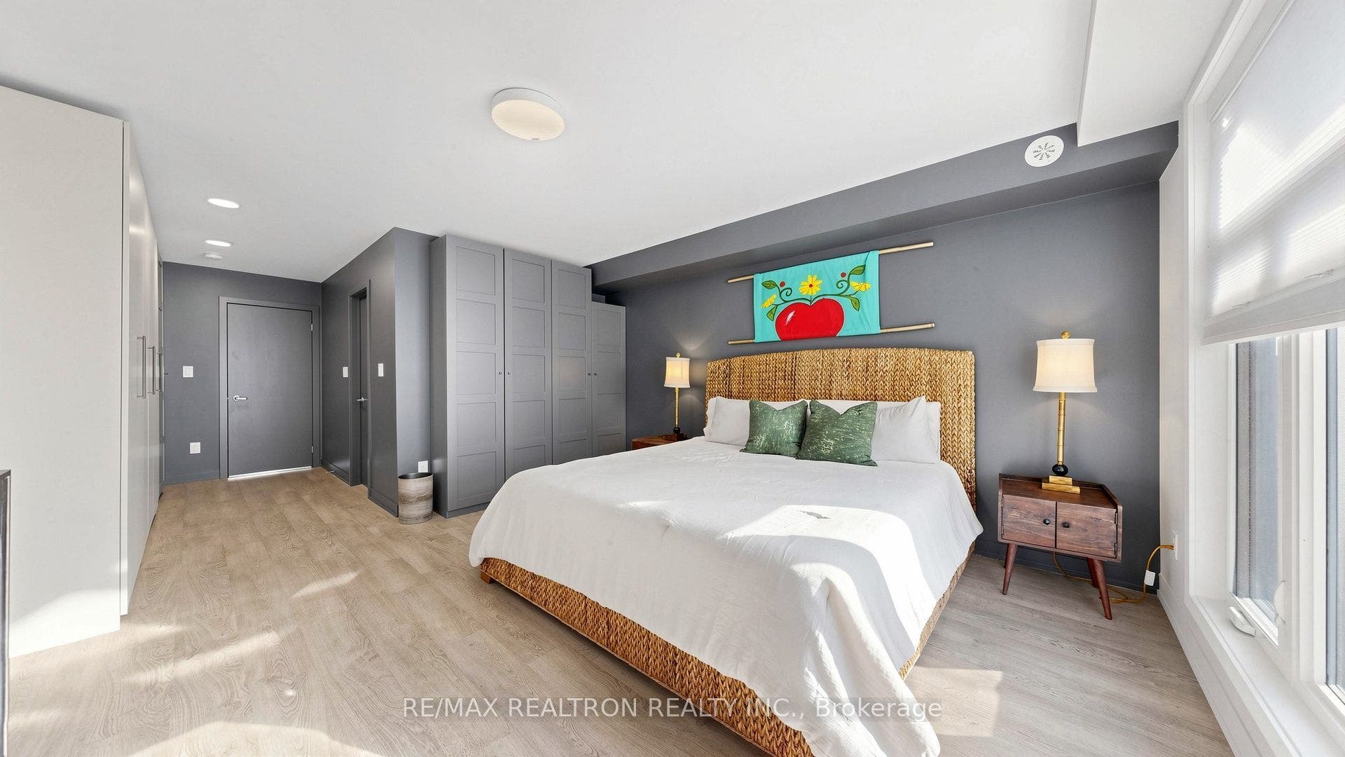 48 Hooyo Terrace, Toronto C, Toronto ON M6A 0E2