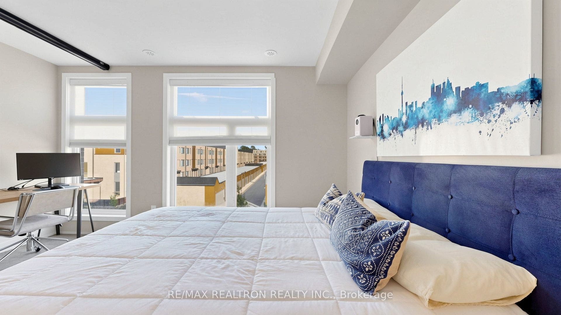 48 Hooyo Terrace, Toronto C, Toronto ON M6A 0E2
