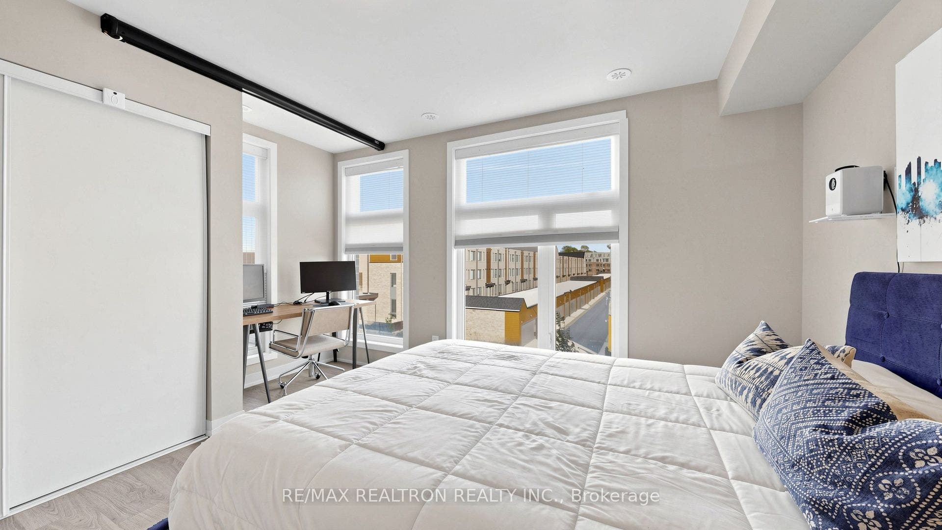 48 Hooyo Terrace, Toronto C, Toronto ON M6A 0E2