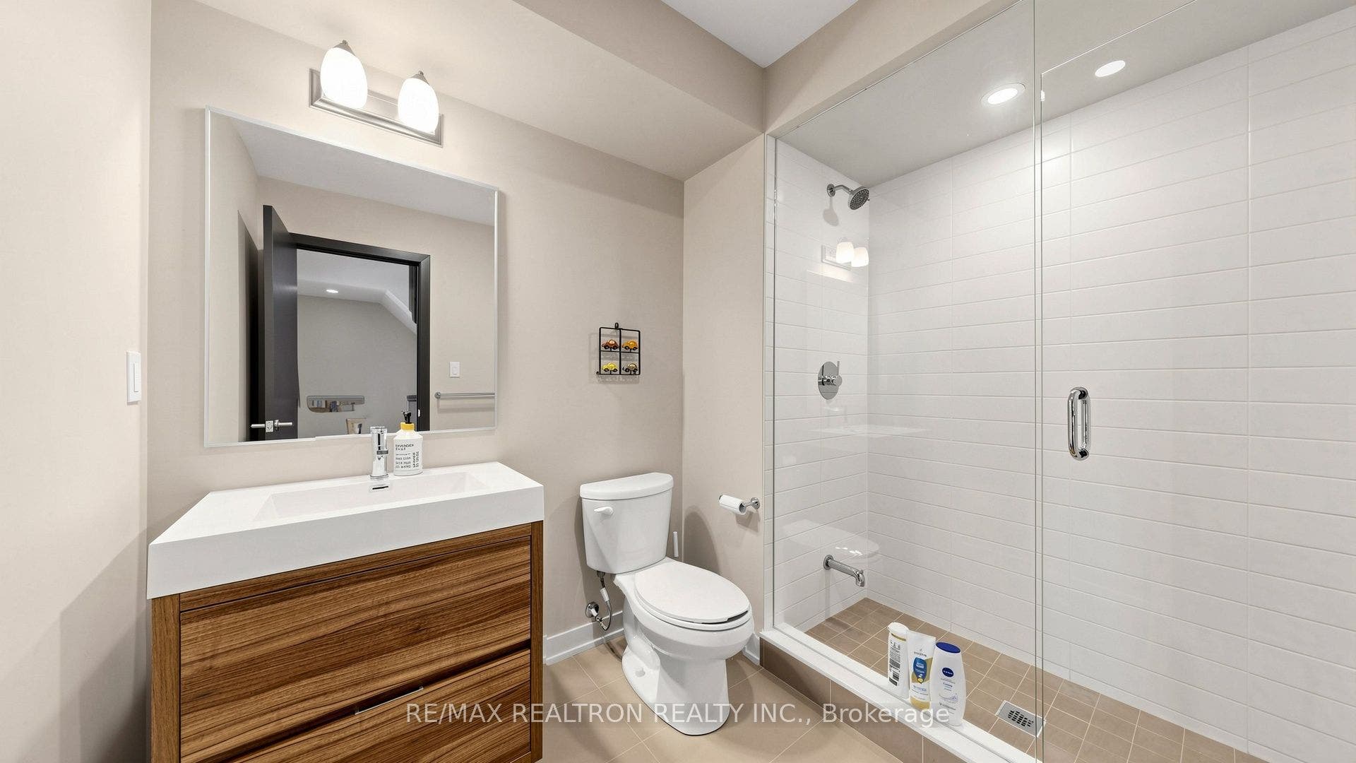 48 Hooyo Terrace, Toronto C, Toronto ON M6A 0E2
