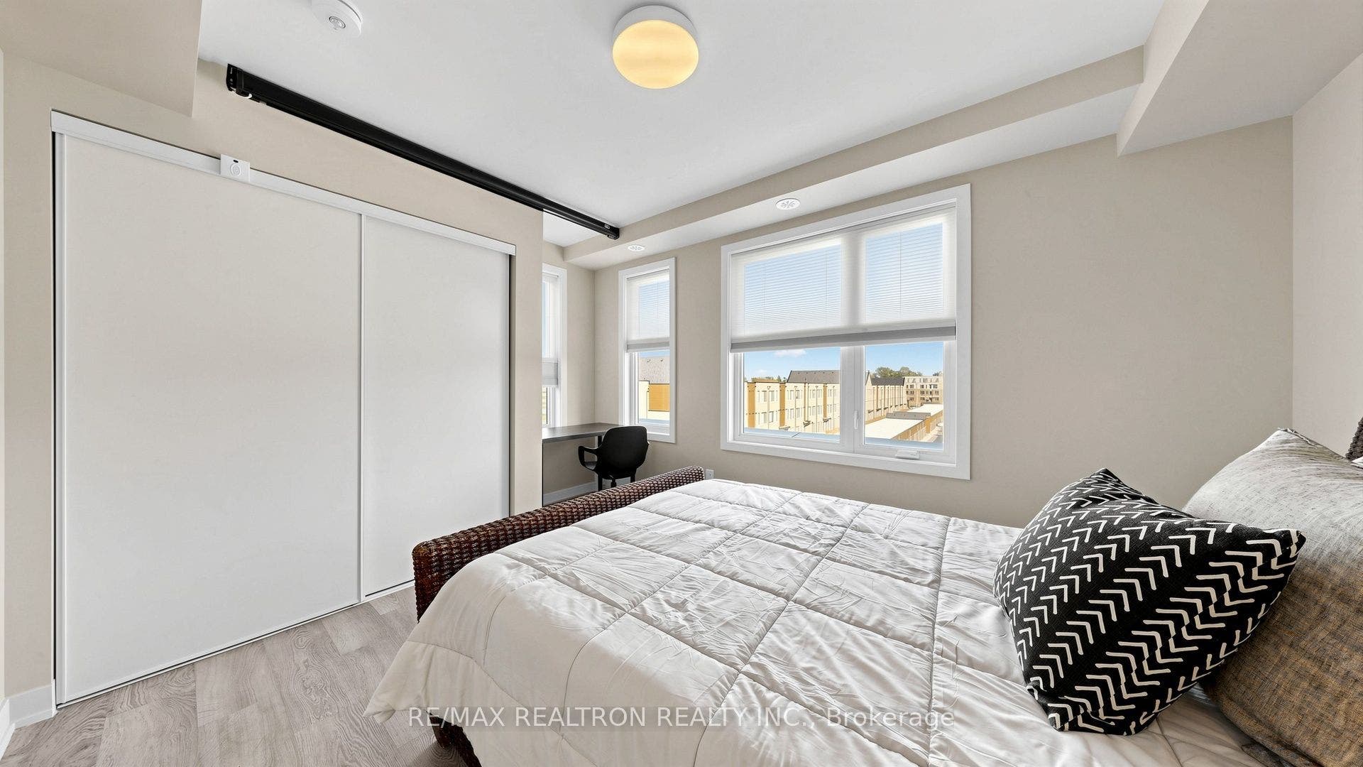 48 Hooyo Terrace, Toronto C, Toronto ON M6A 0E2