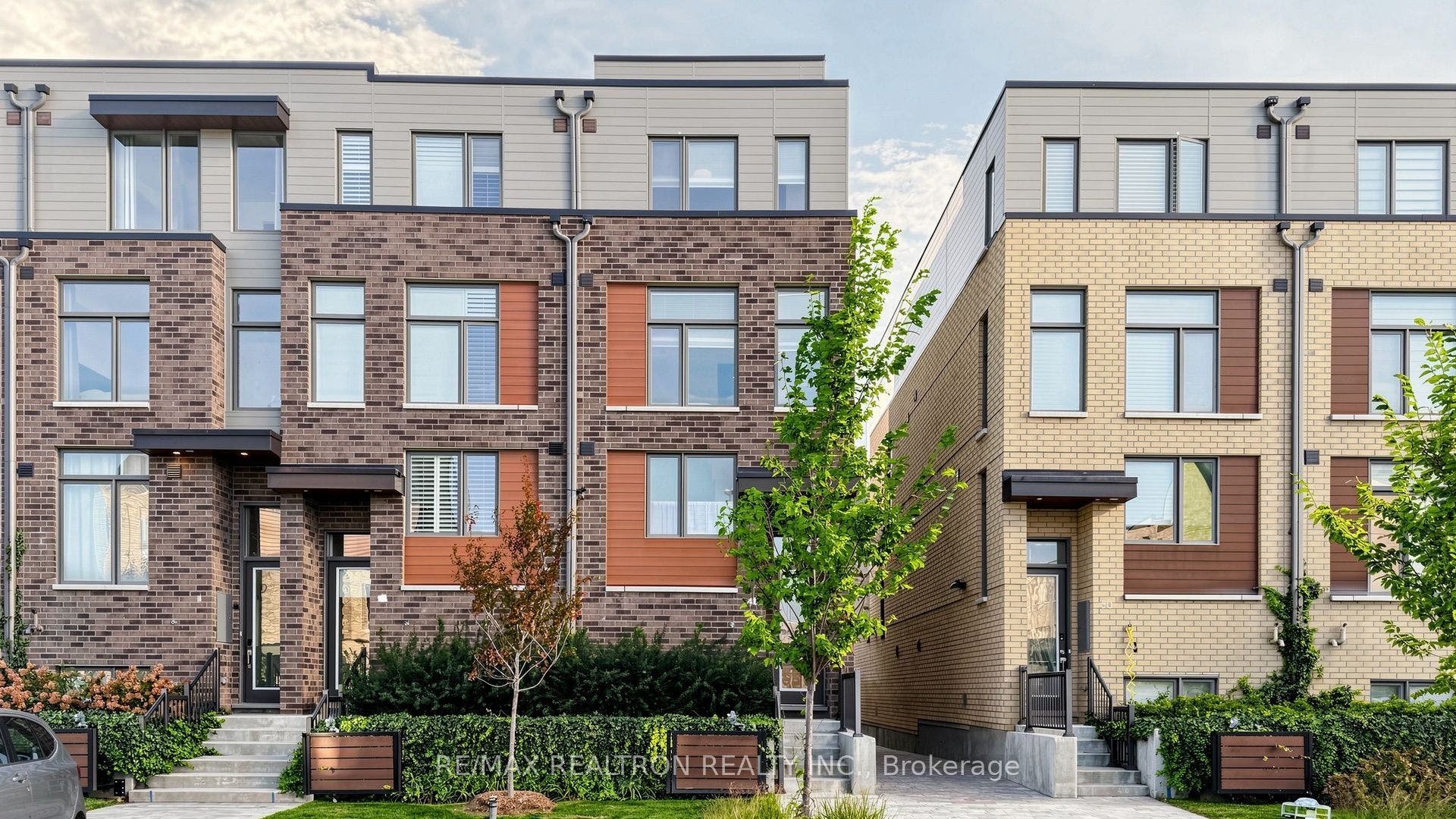 48 Hooyo Terrace, Toronto C, Toronto ON M6A 0E2