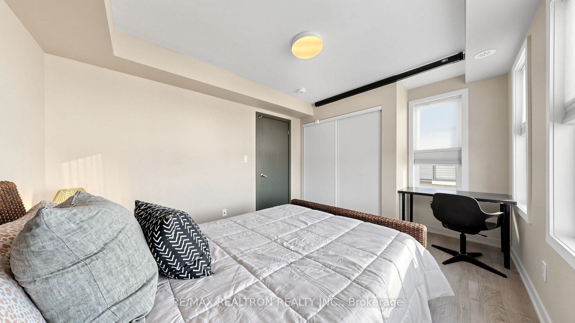 48 Hooyo Terrace, Toronto C, Toronto ON M6A 0E2
