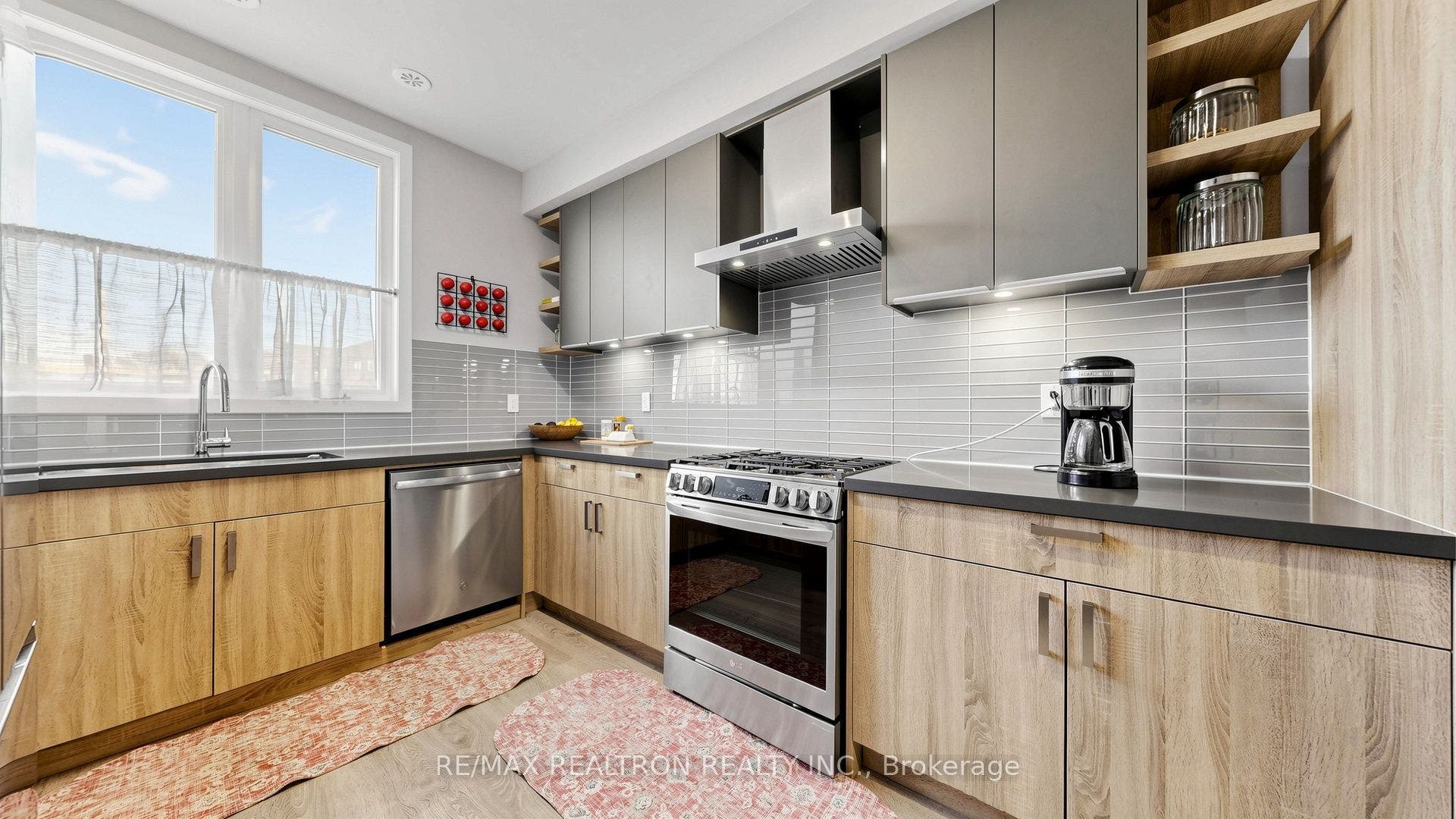 48 Hooyo Terrace, Toronto C, Toronto ON M6A 0E2
