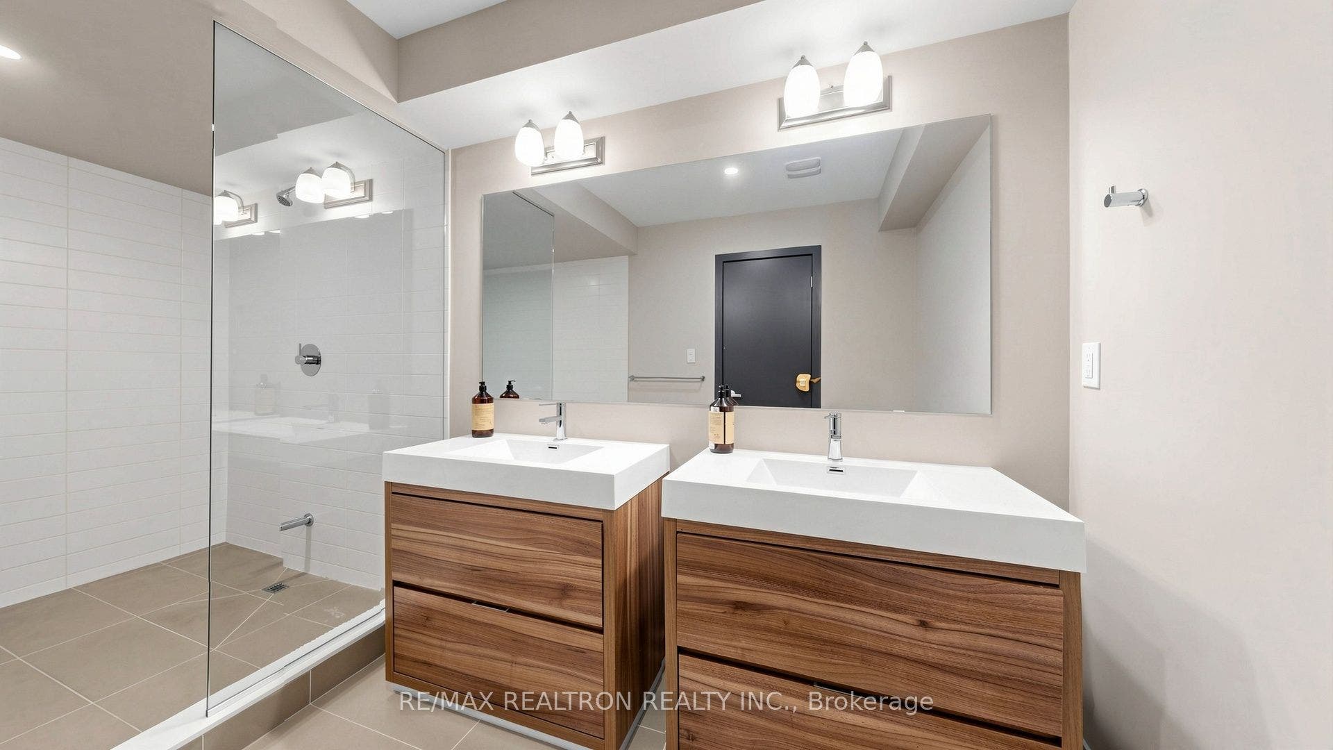 48 Hooyo Terrace, Toronto C, Toronto ON M6A 0E2