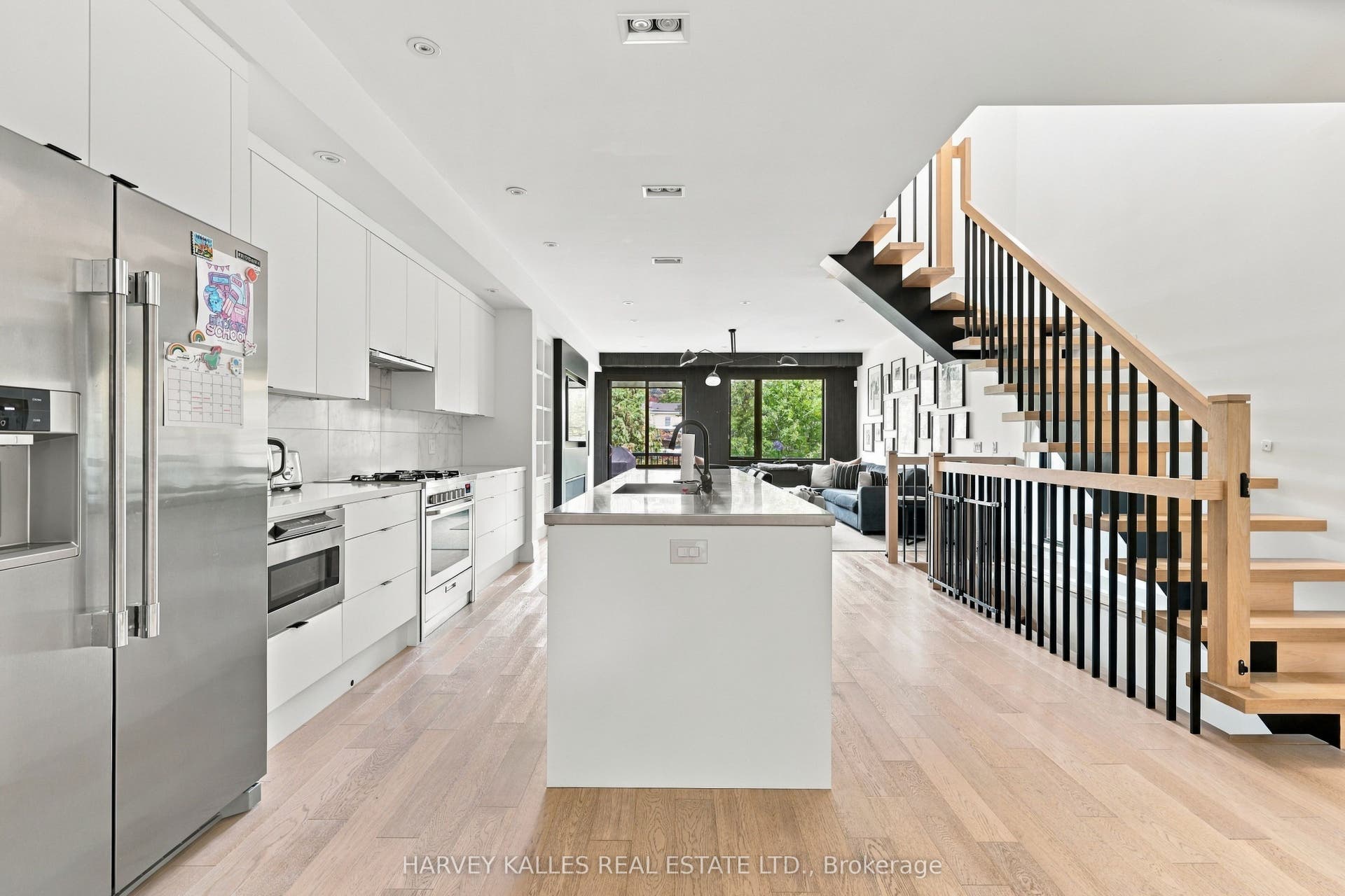 57 Roseneath Gardens, Toronto C, Toronto ON M6C 3X5