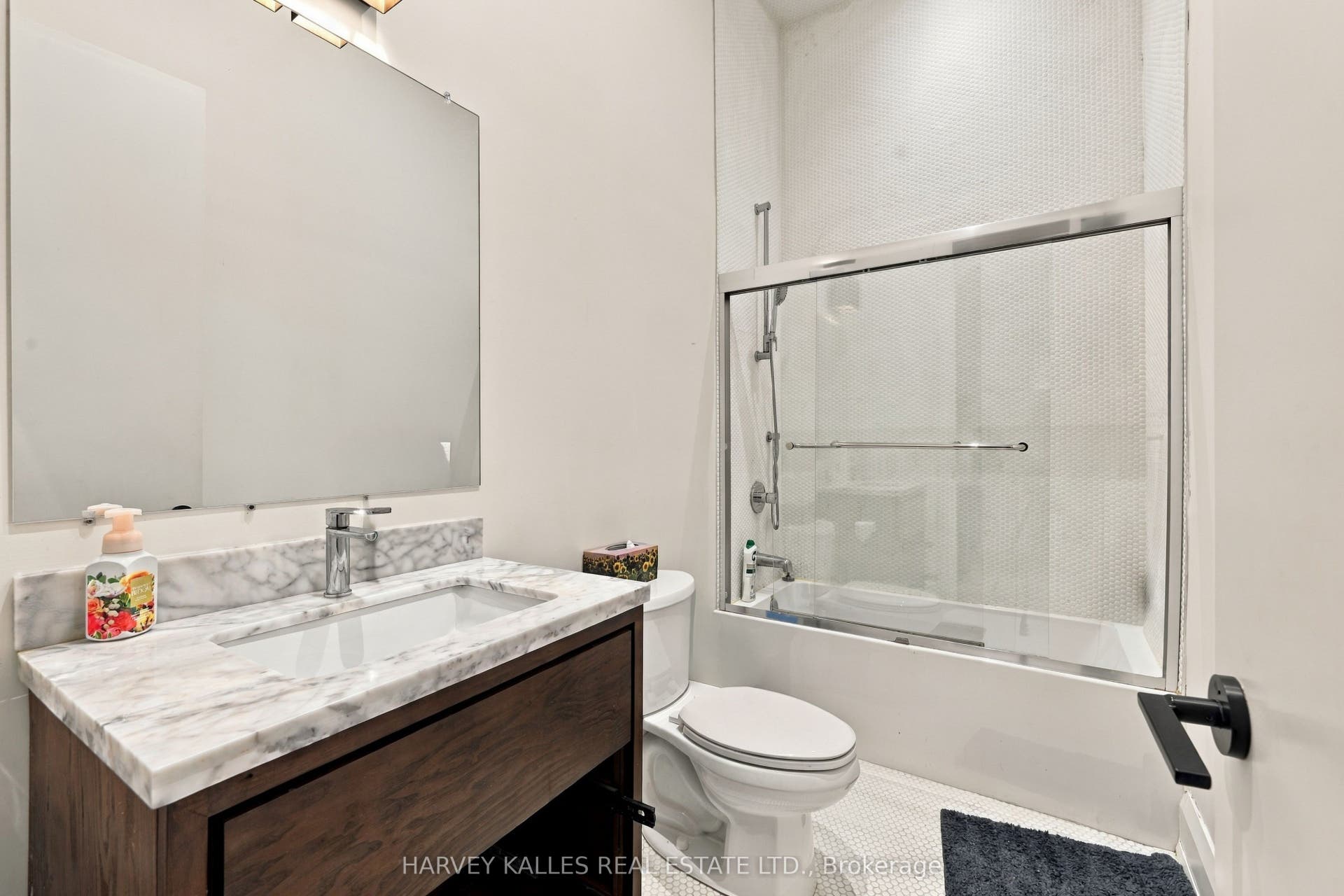 57 Roseneath Gardens, Toronto C, Toronto ON M6C 3X5