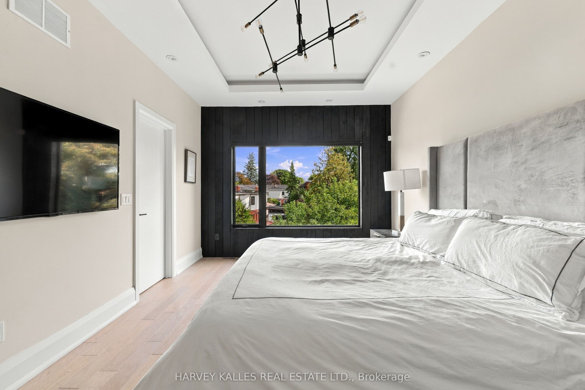 57 Roseneath Gardens, Toronto C, Toronto ON M6C 3X5