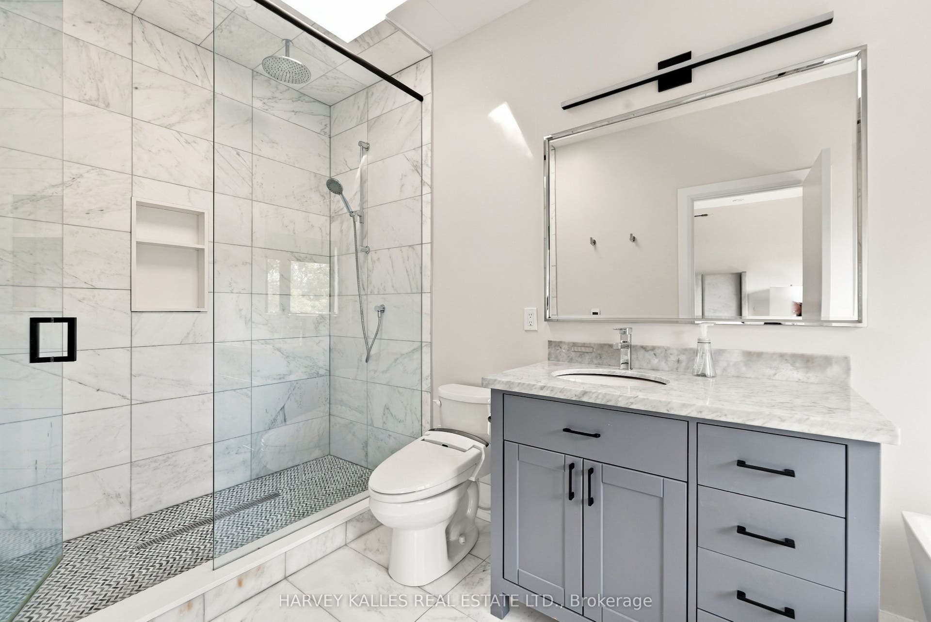 57 Roseneath Gardens, Toronto C, Toronto ON M6C 3X5