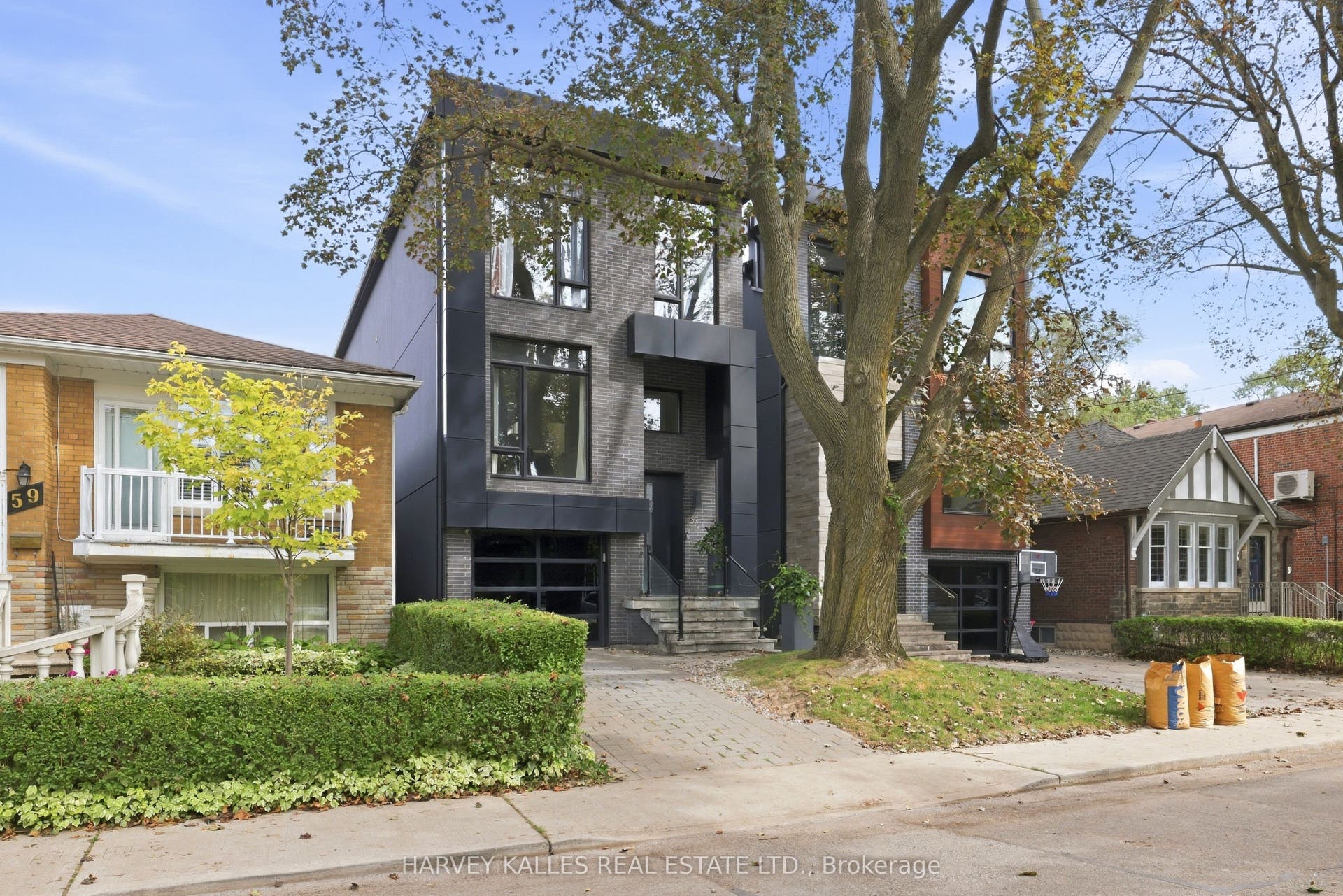 57 Roseneath Gardens, Toronto C, Toronto ON M6C 3X5