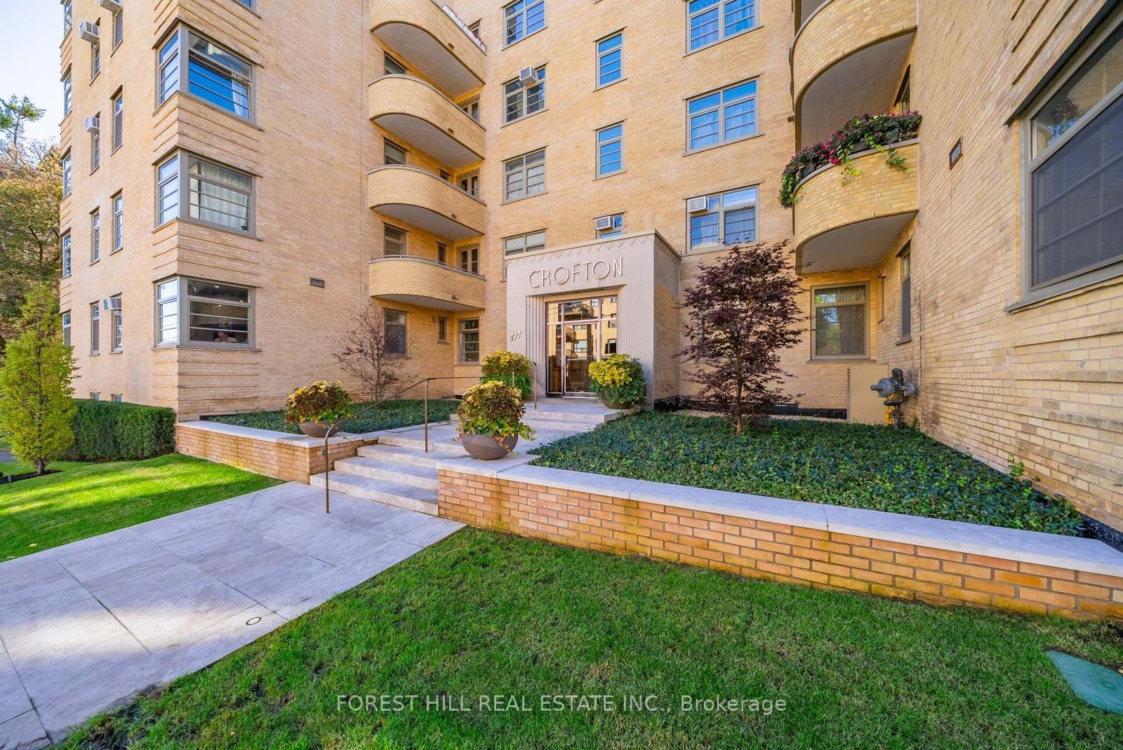 717 Eglinton Avenue W, #301, Toronto C03, Toronto C, Toronto ON M5N 1C9