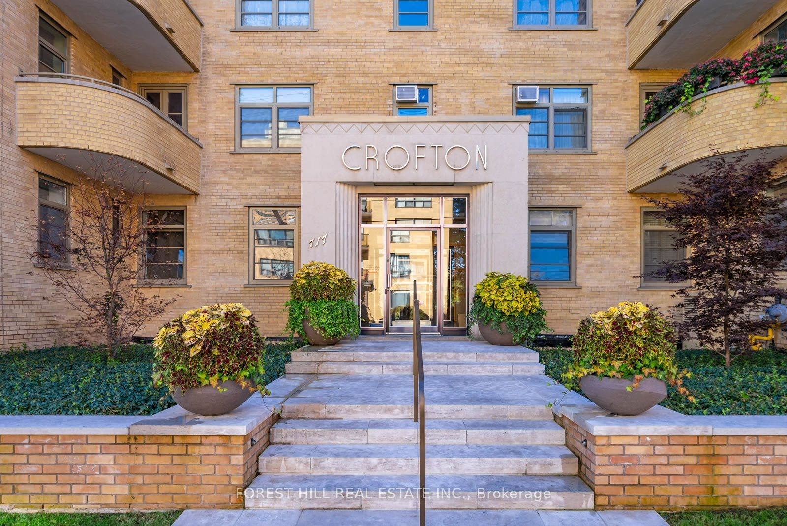 717 Eglinton Avenue W, #301, Toronto C03, Toronto C, Toronto ON M5N 1C9