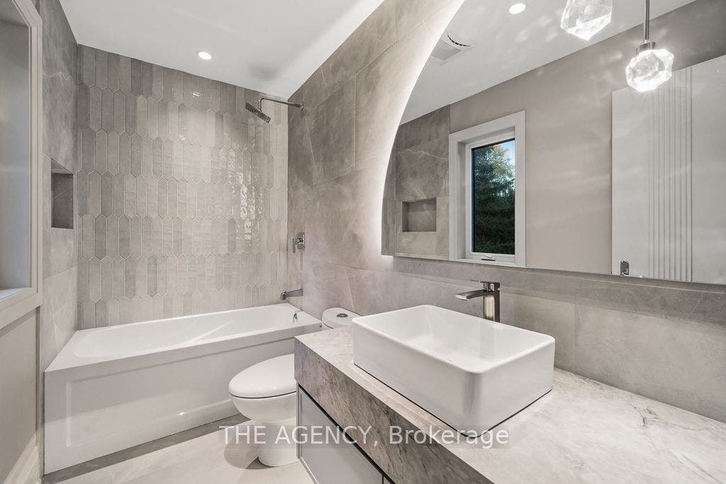 72 Lord Seaton Road, Toronto C, Toronto ON M2P 1K5
