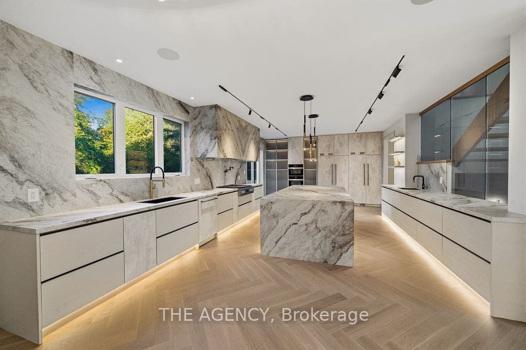 72 Lord Seaton Road, Toronto C, Toronto ON M2P 1K5
