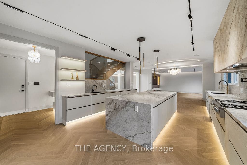 72 Lord Seaton Road, Toronto C, Toronto ON M2P 1K5