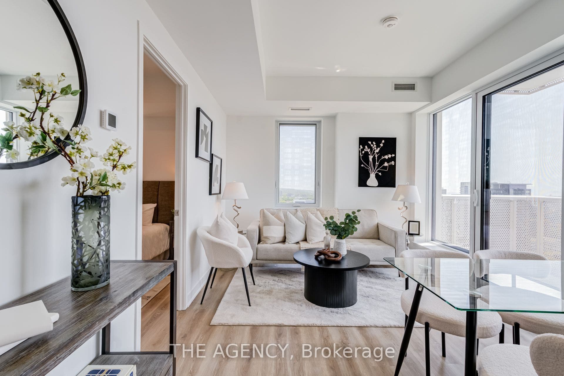 10 Oak Street, #2403, Toronto C, Toronto ON M5A 0Z1 10 Oak Street, #2403, Toronto C, Toronto ON M5A 0Z1
