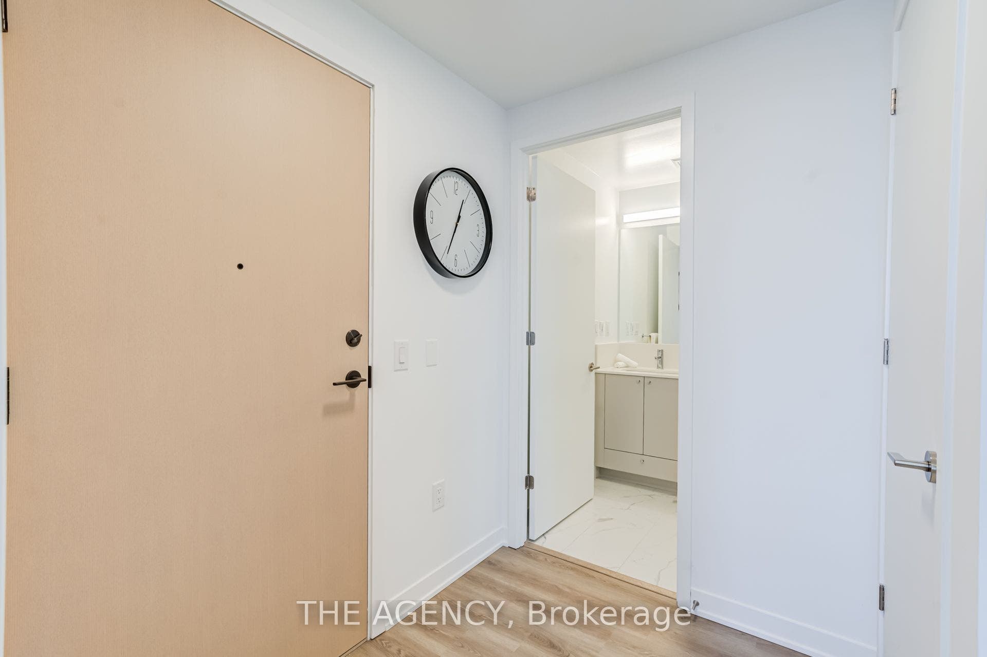 10 Oak Street, #2403, Toronto C, Toronto ON M5A 0Z1 10 Oak Street, #2403, Toronto C, Toronto ON M5A 0Z1