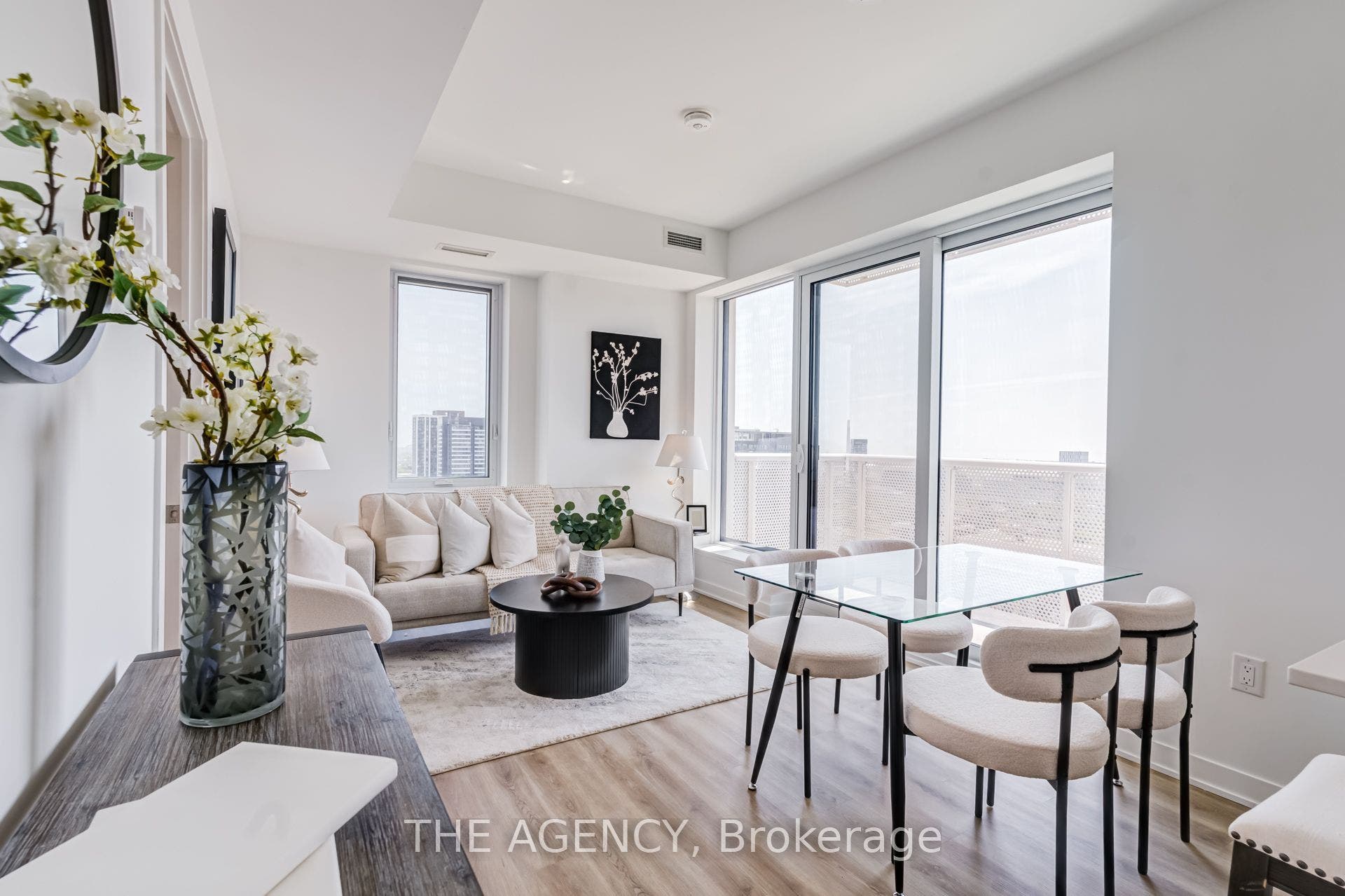 10 Oak Street, #2403, Toronto C, Toronto ON M5A 0Z1 10 Oak Street, #2403, Toronto C, Toronto ON M5A 0Z1