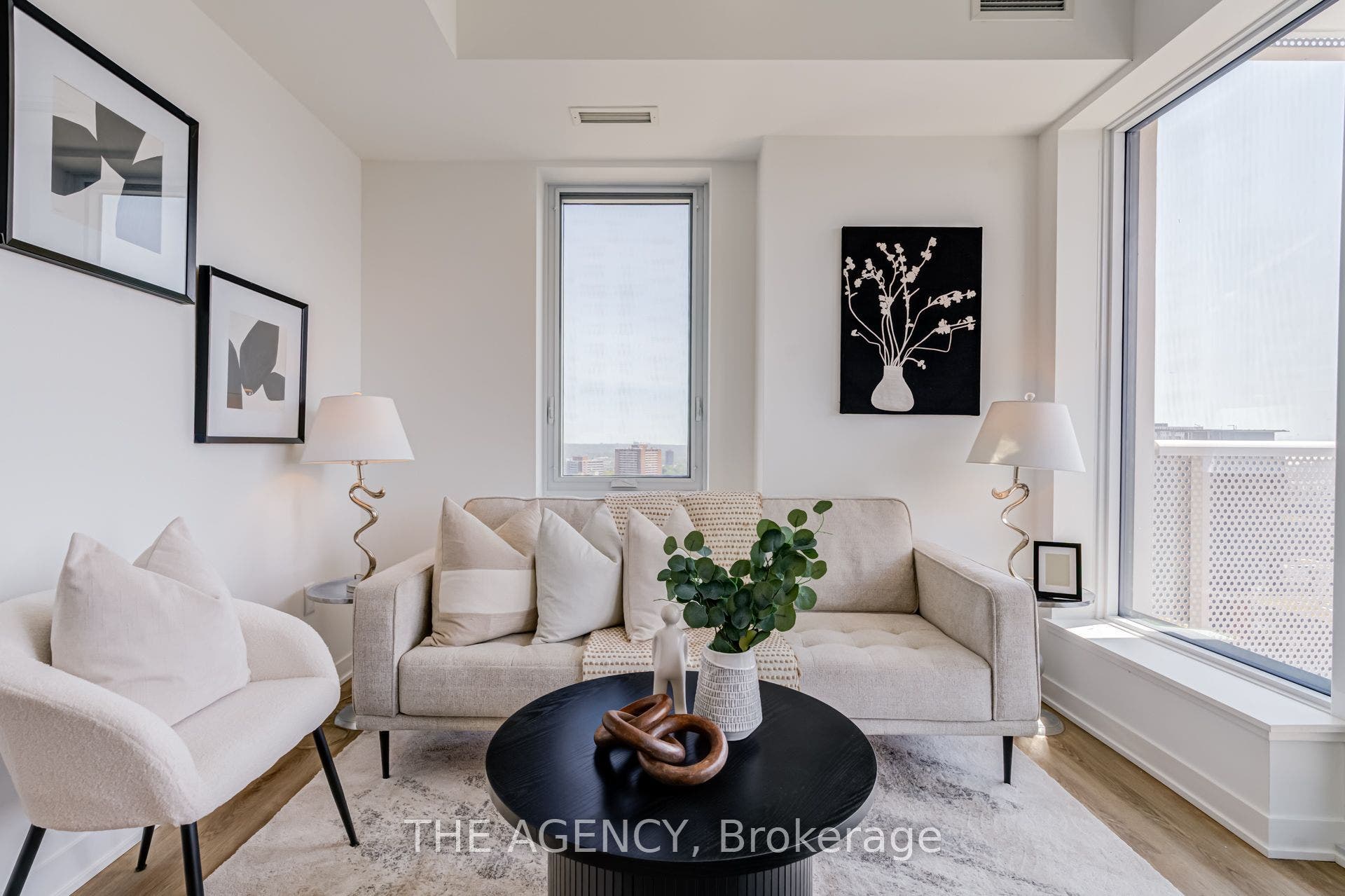 10 Oak Street, #2403, Toronto C, Toronto ON M5A 0Z1 10 Oak Street, #2403, Toronto C, Toronto ON M5A 0Z1