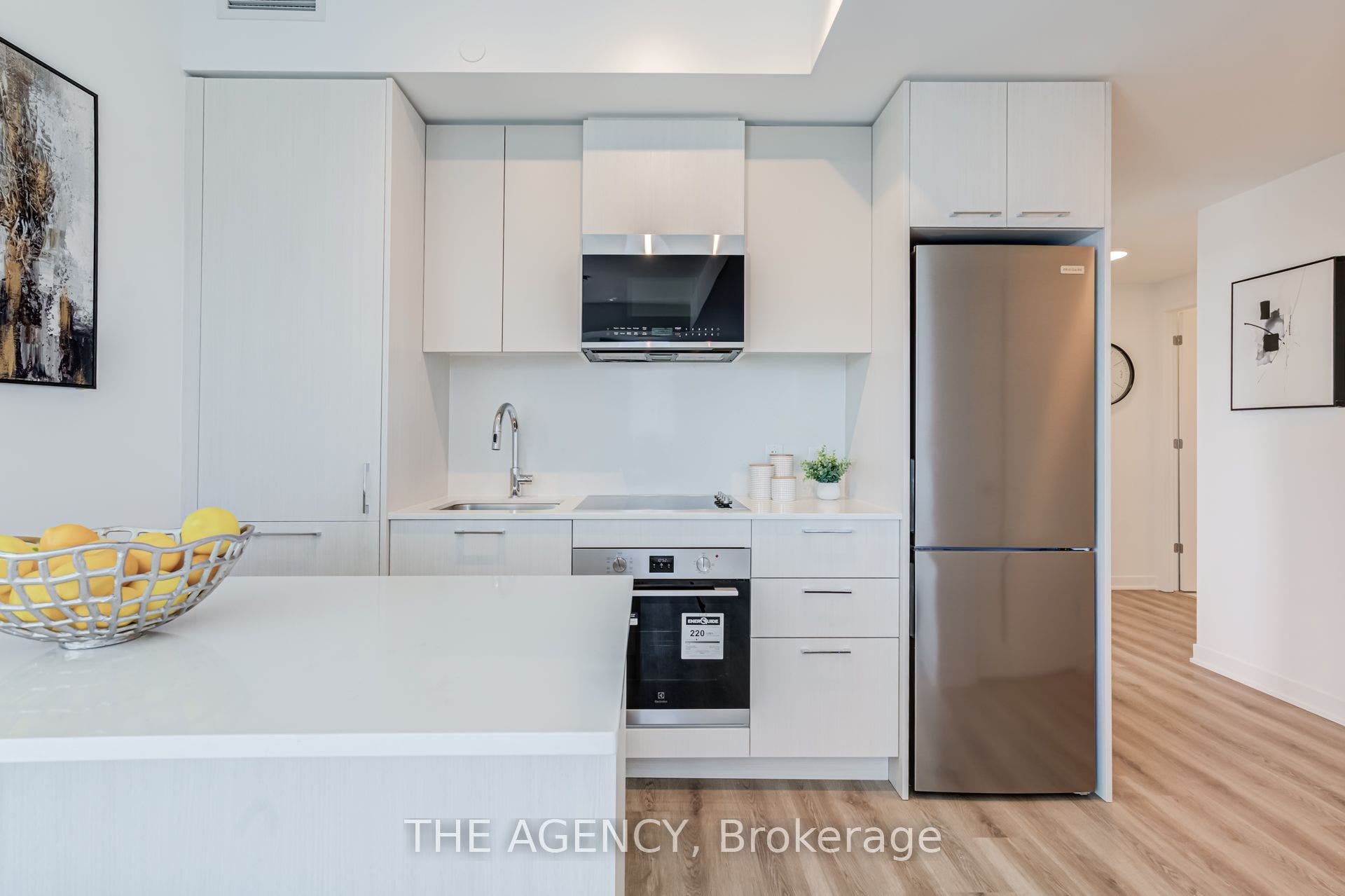 10 Oak Street, #2403, Toronto C, Toronto ON M5A 0Z1 10 Oak Street, #2403, Toronto C, Toronto ON M5A 0Z1