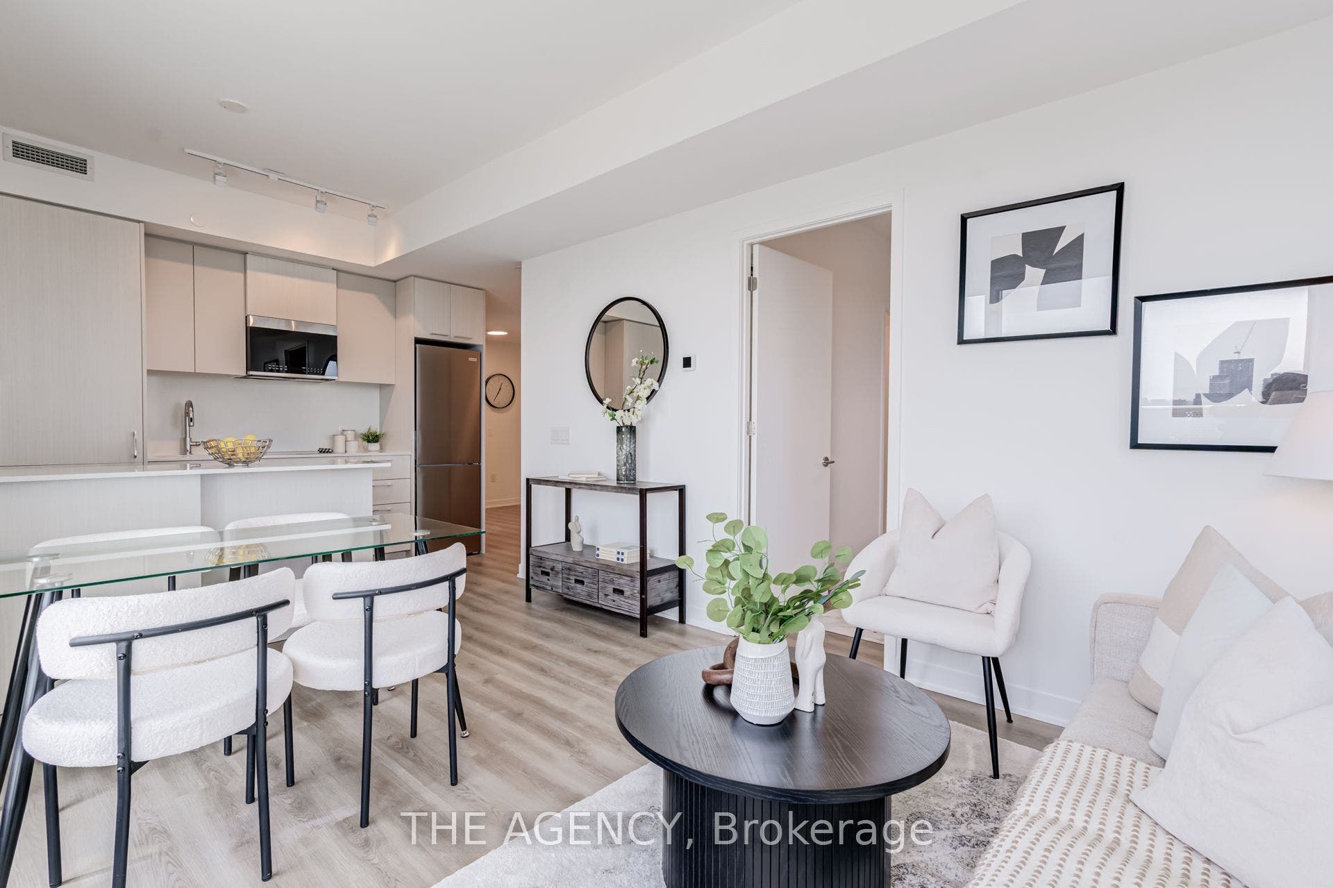 10 Oak Street, #2403, Toronto C, Toronto ON M5A 0Z1 10 Oak Street, #2403, Toronto C, Toronto ON M5A 0Z1