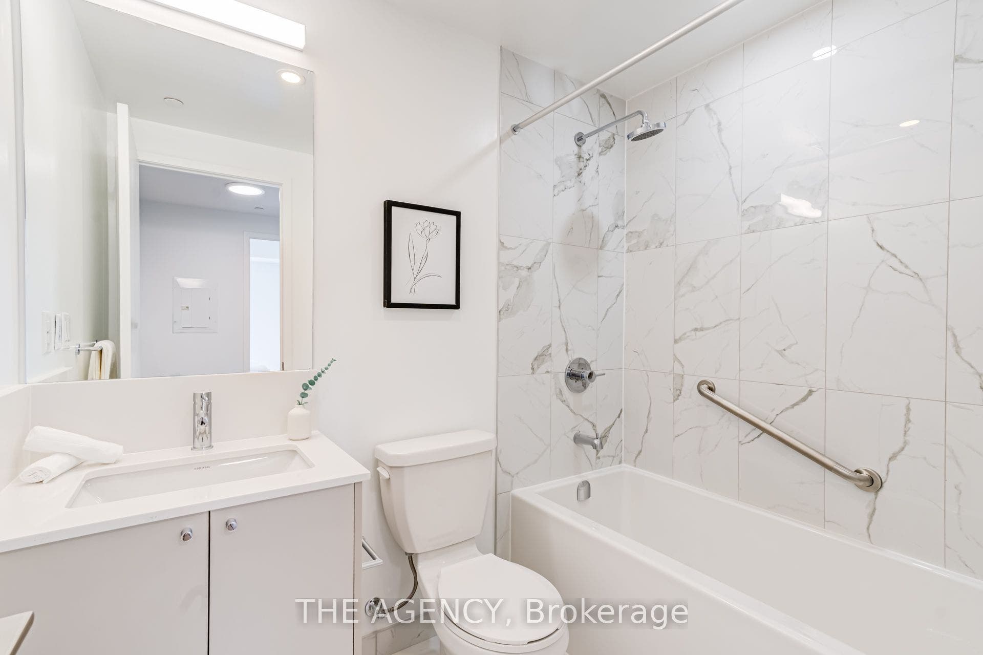 10 Oak Street, #2403, Toronto C, Toronto ON M5A 0Z1 10 Oak Street, #2403, Toronto C, Toronto ON M5A 0Z1