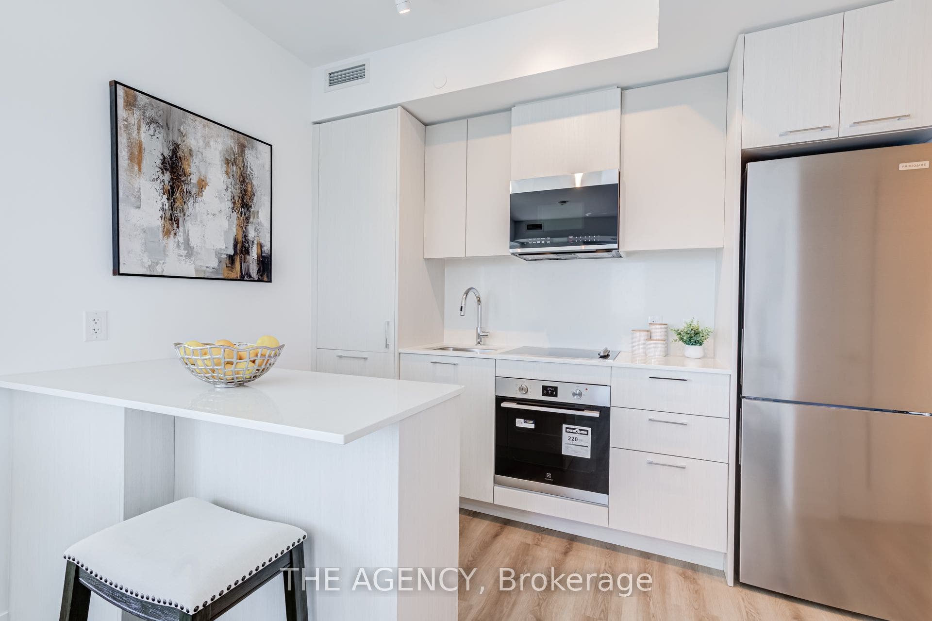 10 Oak Street, #2403, Toronto C, Toronto ON M5A 0Z1 10 Oak Street, #2403, Toronto C, Toronto ON M5A 0Z1