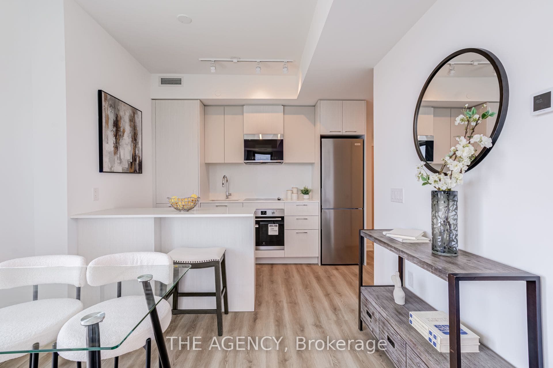 10 Oak Street, #2403, Toronto C, Toronto ON M5A 0Z1 10 Oak Street, #2403, Toronto C, Toronto ON M5A 0Z1