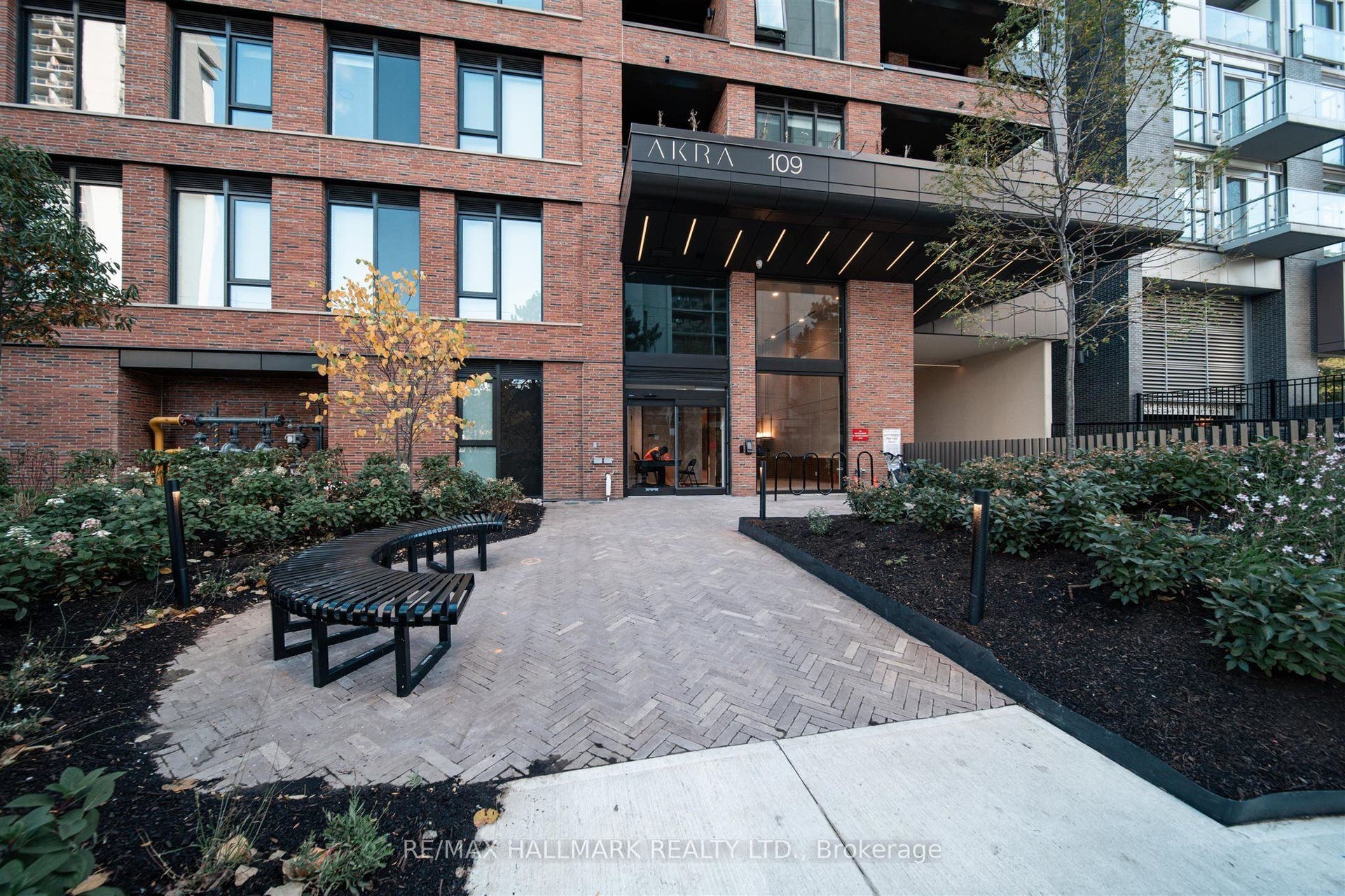 109 Erskine Avenue, #1109, Toronto C, Toronto ON M4P 0G8 109 Erskine Avenue, #1109, Toronto C, Toronto ON M4P 0G8