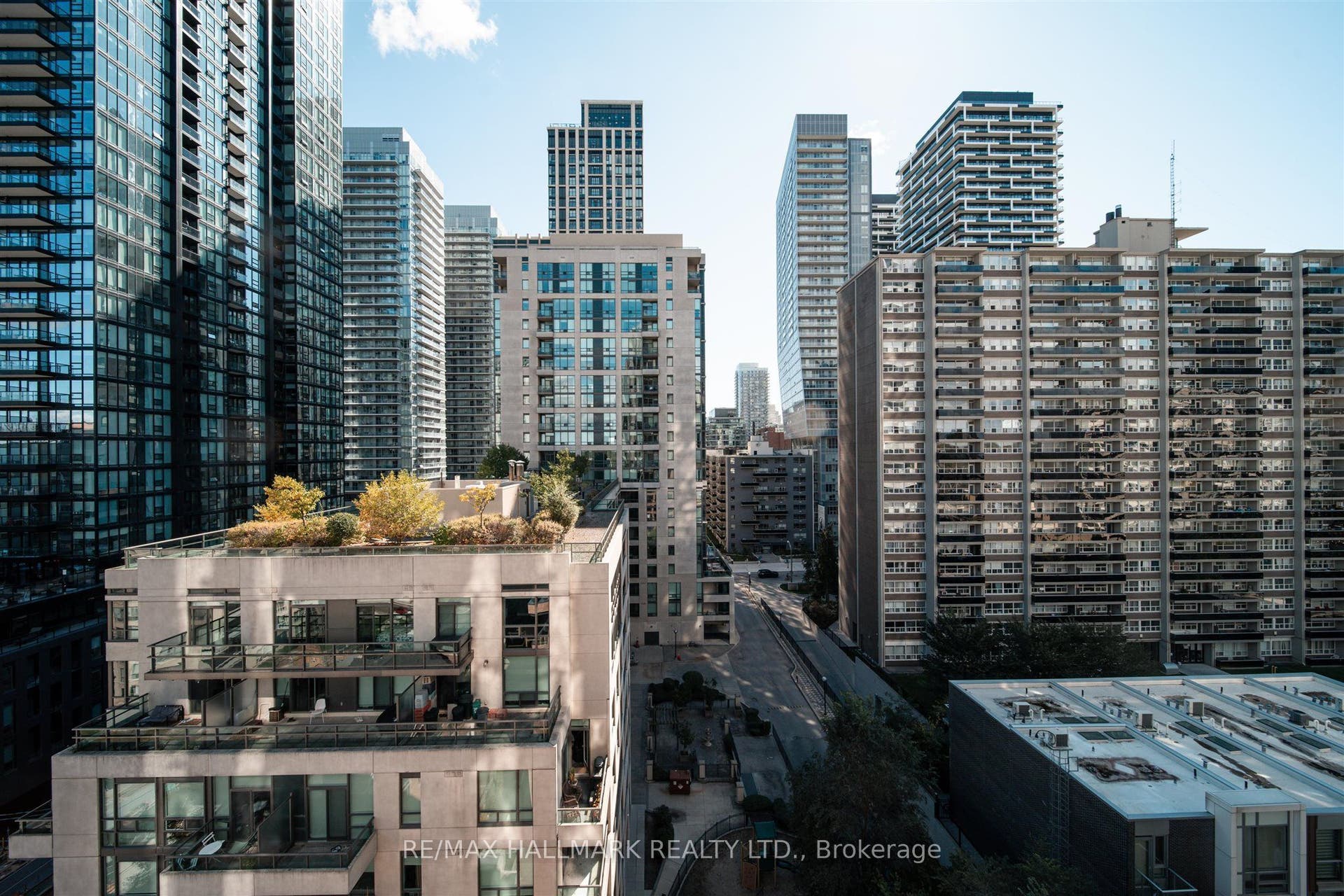 109 Erskine Avenue, #1109, Toronto C, Toronto ON M4P 0G8 109 Erskine Avenue, #1109, Toronto C, Toronto ON M4P 0G8