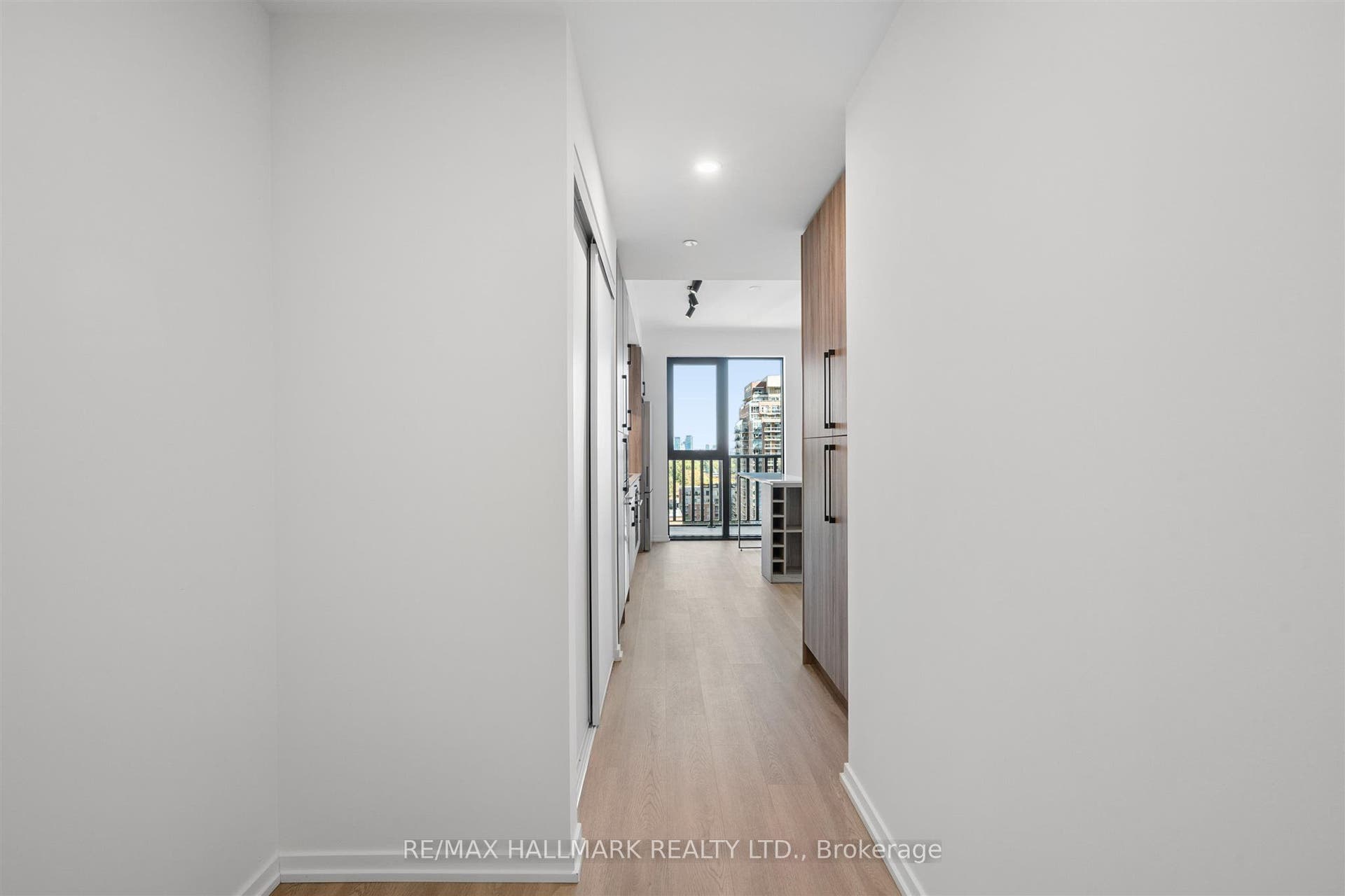109 Erskine Avenue, #1109, Toronto C, Toronto ON M4P 0G8 109 Erskine Avenue, #1109, Toronto C, Toronto ON M4P 0G8