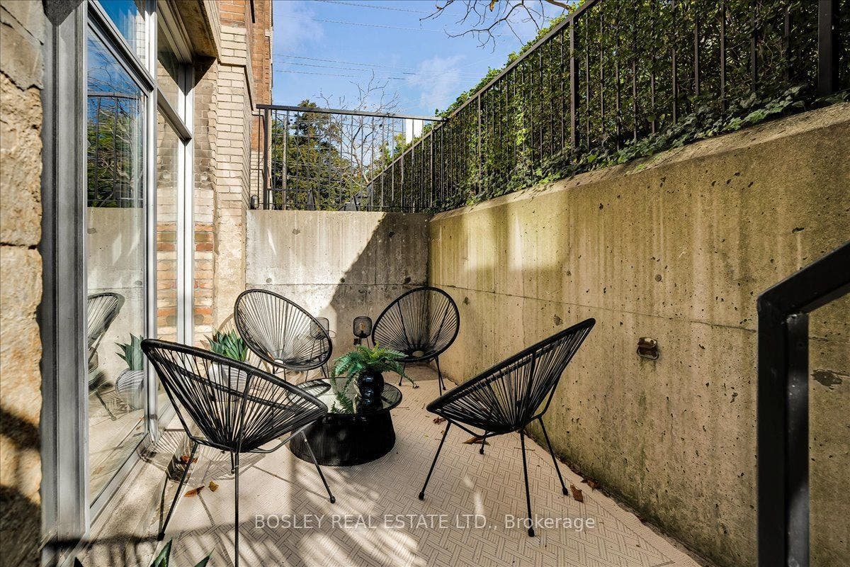 955 Queen Street W, #116, Toronto C, Toronto ON M6J 3X5