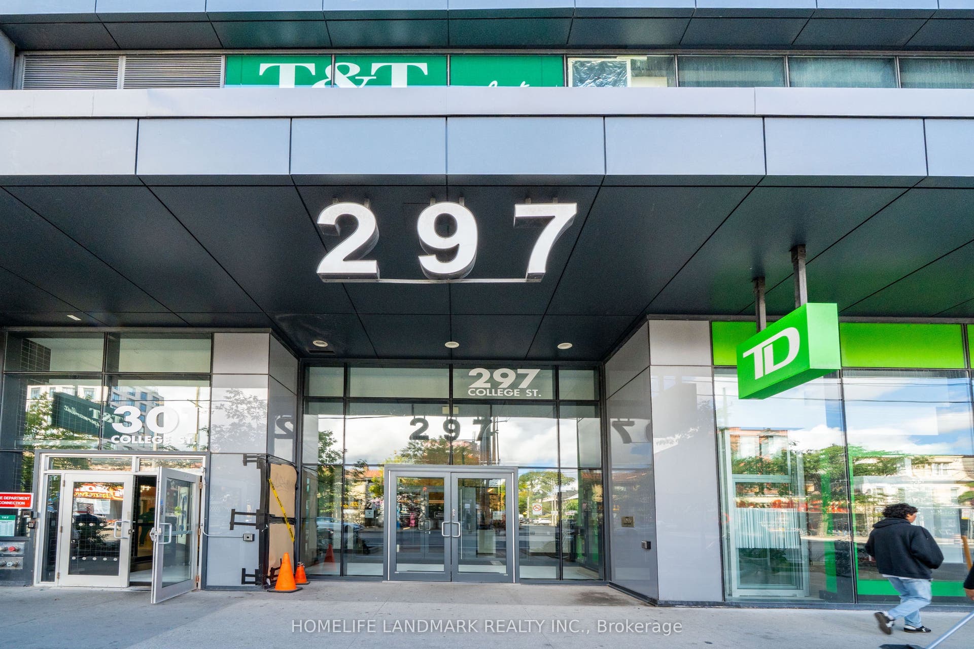 297 College Street, #705, Toronto C01, Toronto C, Toronto ON M5T 0C2 297 College Street, #705, Toronto C01, Toronto C, Toronto ON M5T 0C2