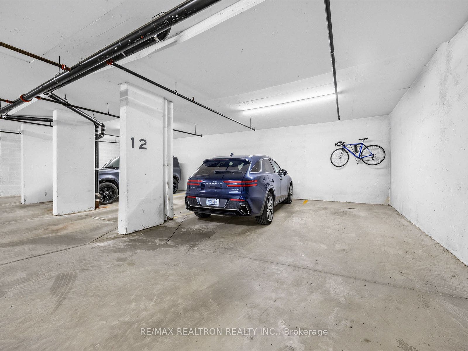 800 Spadina Road, #302, Toronto C03, Toronto C, Toronto ON M5P 3N2 800 Spadina Road, #302, Toronto C03, Toronto C, Toronto ON M5P 3N2