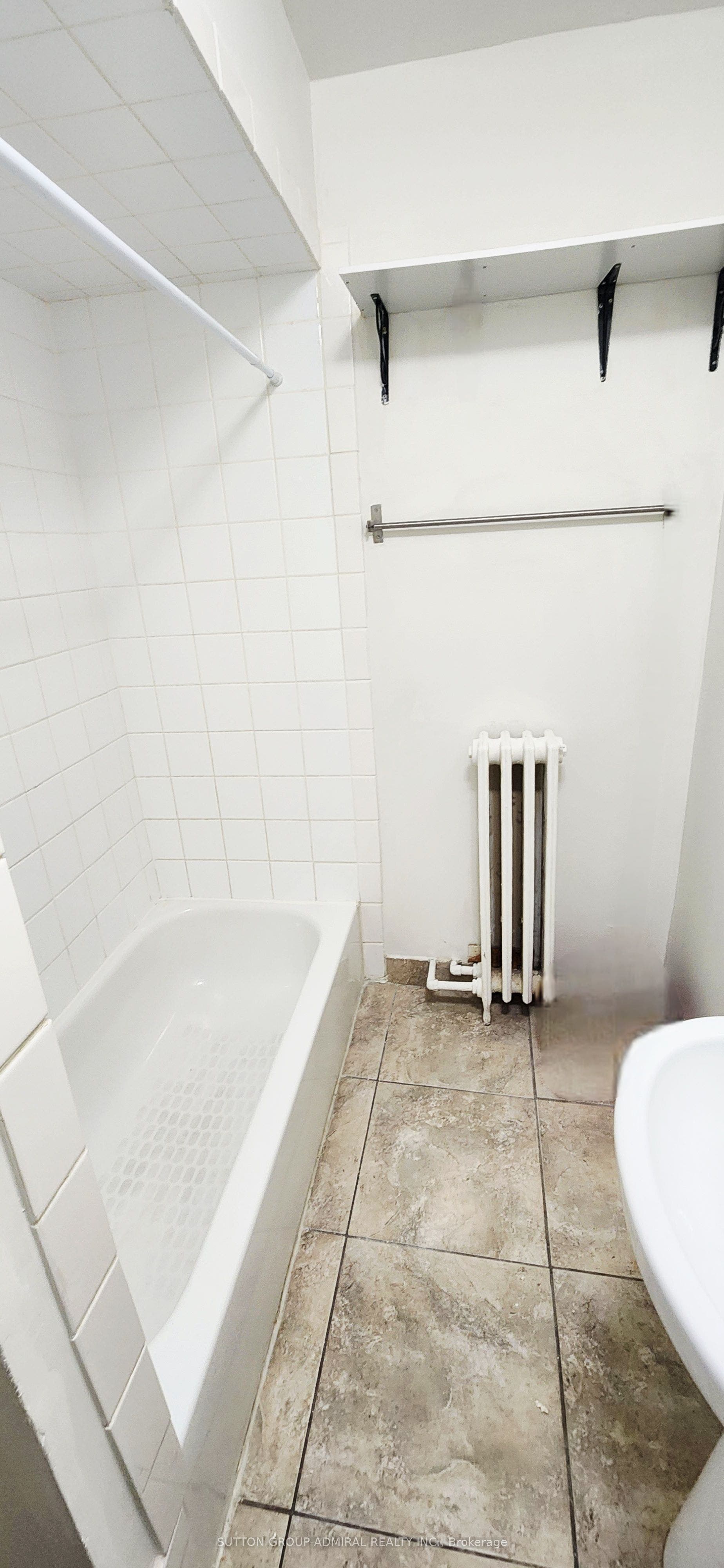 1040A St Clair Avenue, #Upper 1, Toronto C, Toronto ON M6E 1A5 1040A St Clair Avenue, #Upper 1, Toronto C, Toronto ON M6E 1A5