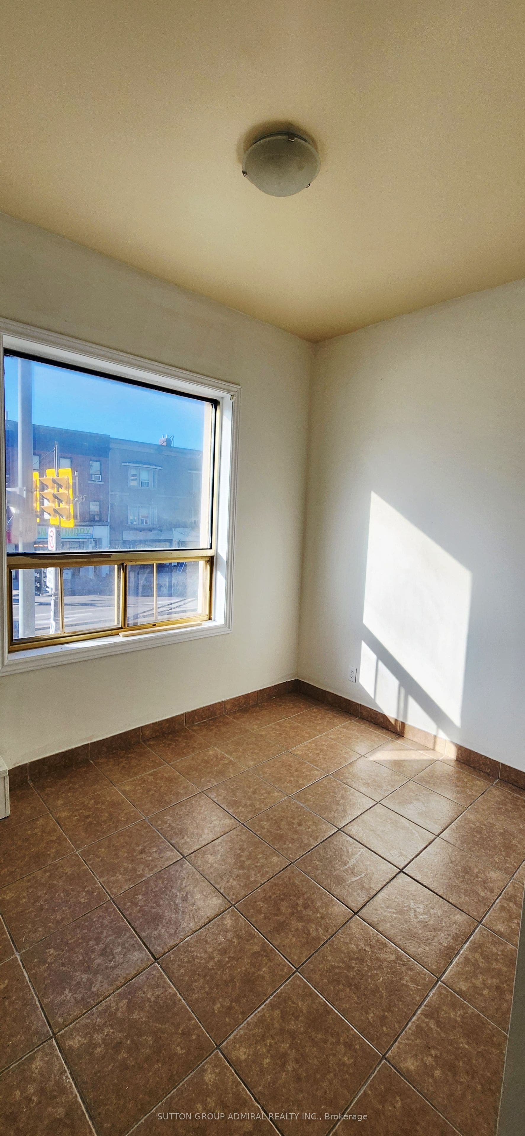 1040A St Clair Avenue, #Upper 1, Toronto C, Toronto ON M6E 1A5 1040A St Clair Avenue, #Upper 1, Toronto C, Toronto ON M6E 1A5